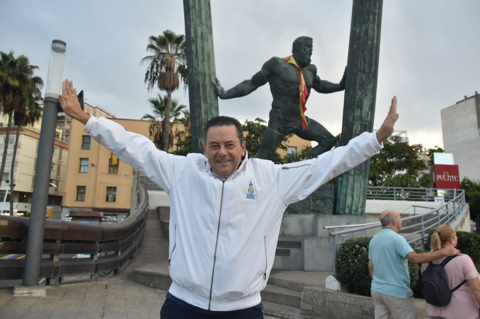 Tomás Roncero visita la Peña Madridista de Ceuta