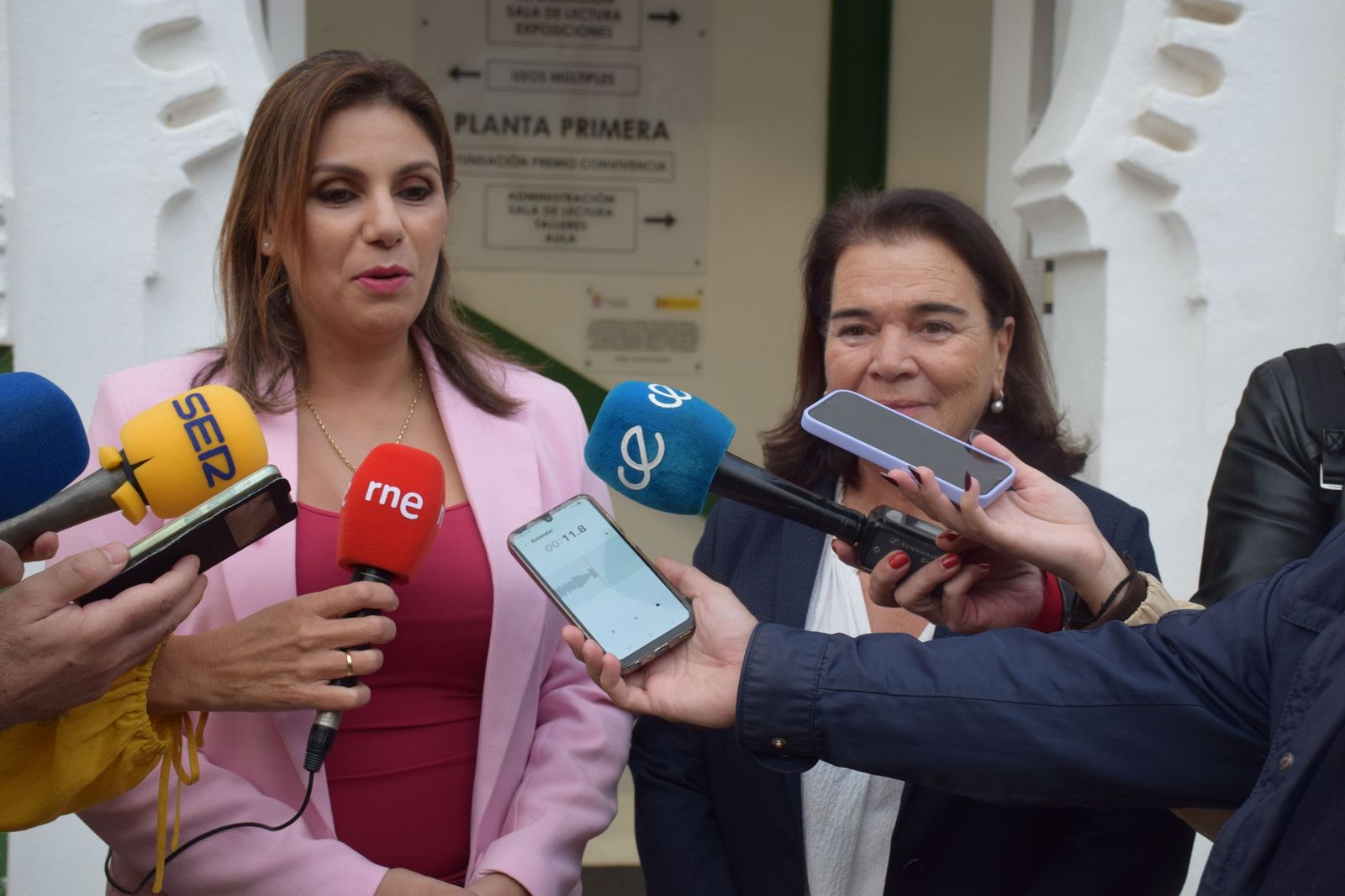 La consejera de Sanidad y Servicios Sociales, Nabila Benzina