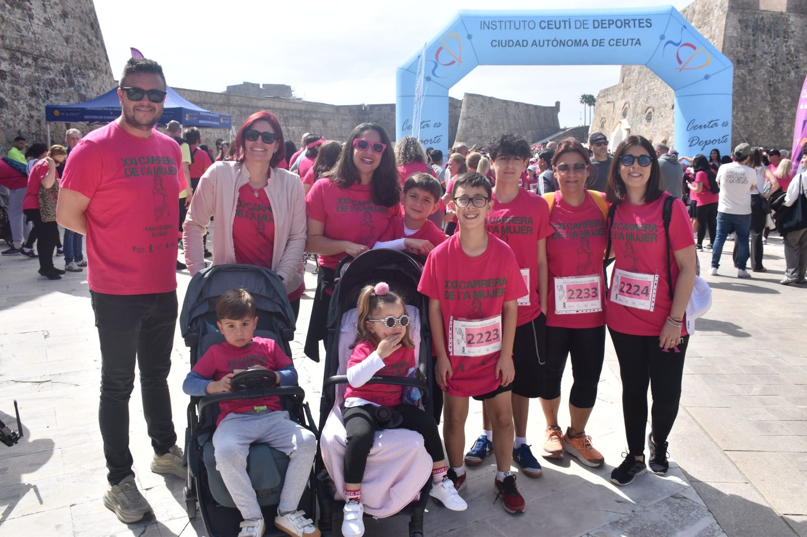 Ceuta se viste de rosa para abrazarse a la vida