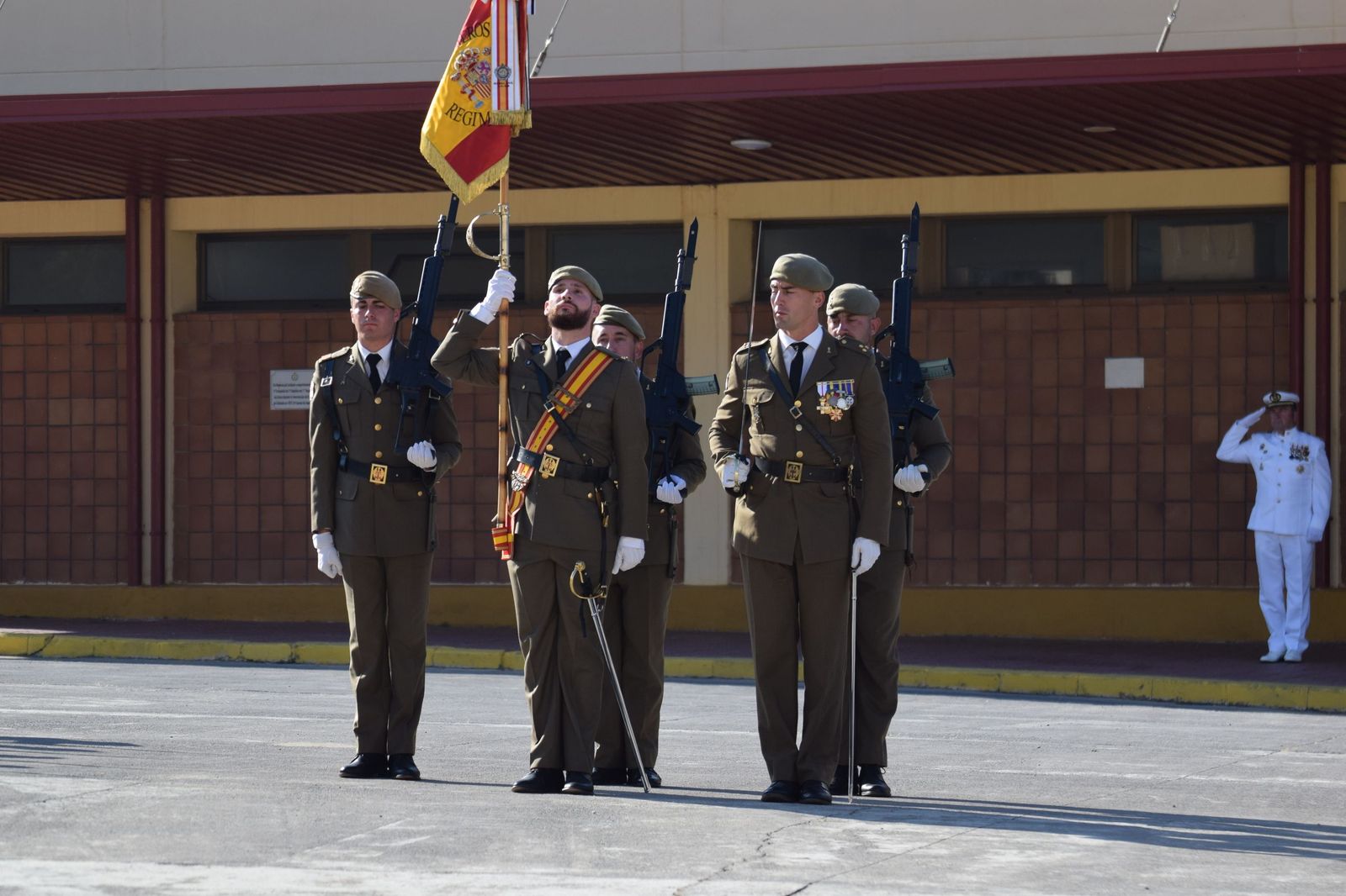 El Regimiento de Ingenieros 7 honra a San Fernando en una solemne parada militar en El Jaral