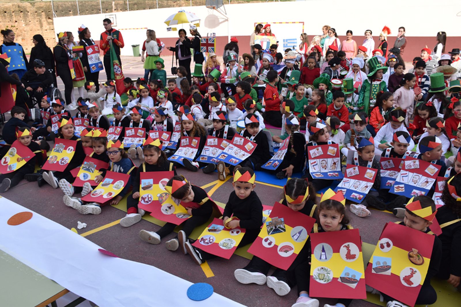 Pasacalles del Colegio Valle-Inclán. / FOTO NICOL'S