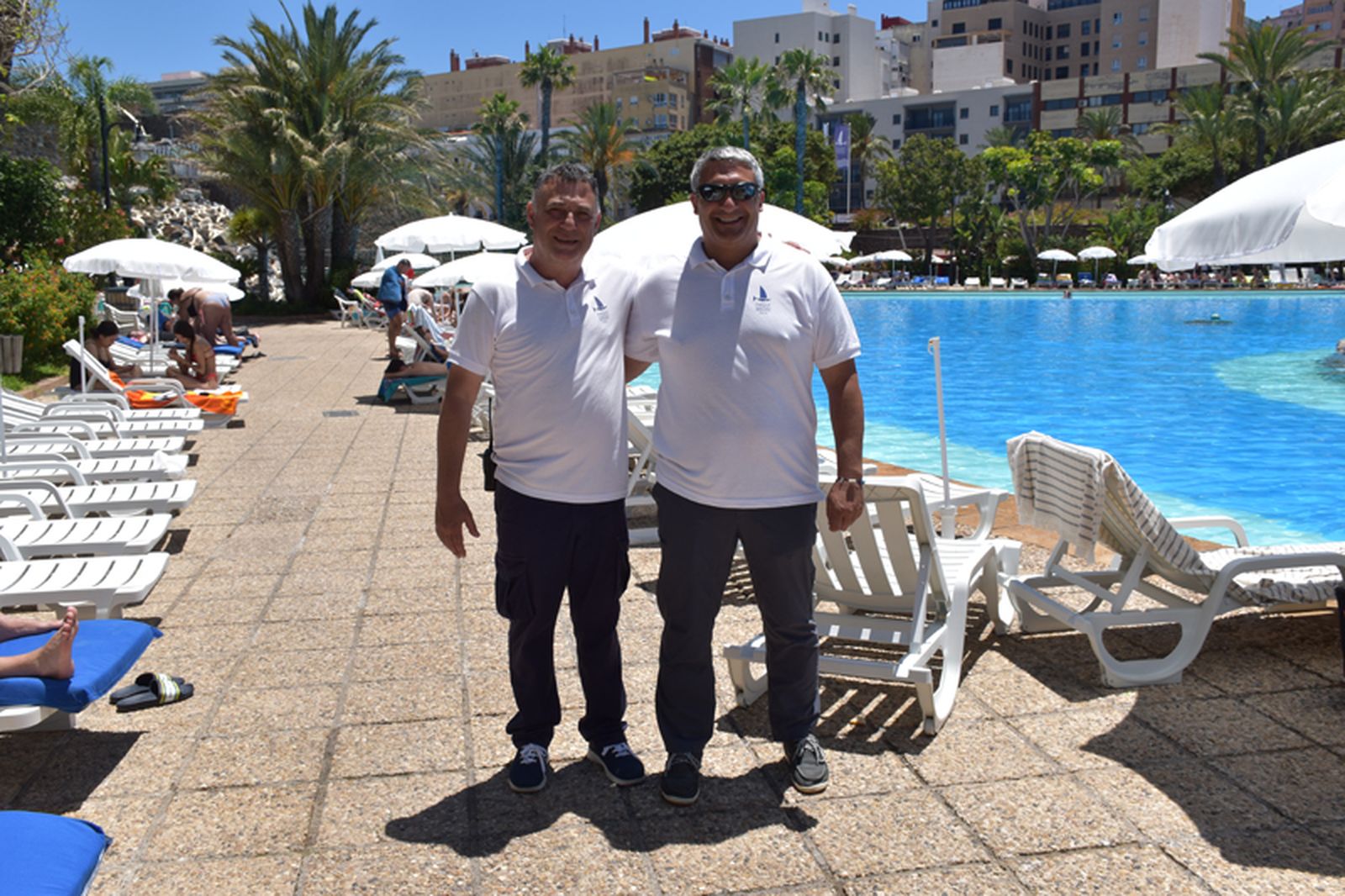 Ernesto Sánchez, jefe de servicio y Yamal Dris, jefe de seguridad. / FOTO NICOL’S Ernesto Sánchez, jefe de servicio y Yamal Dris, jefe de seguridad. / FOTO NICOL’S