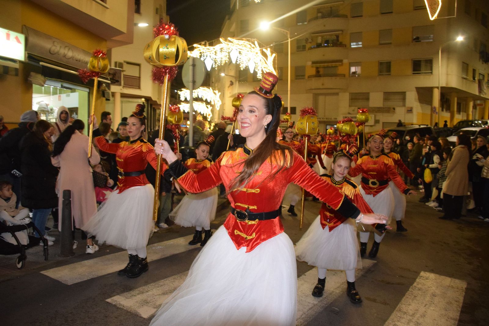 Los ceutíes se emocionan con la llegada de los Reyes Magos