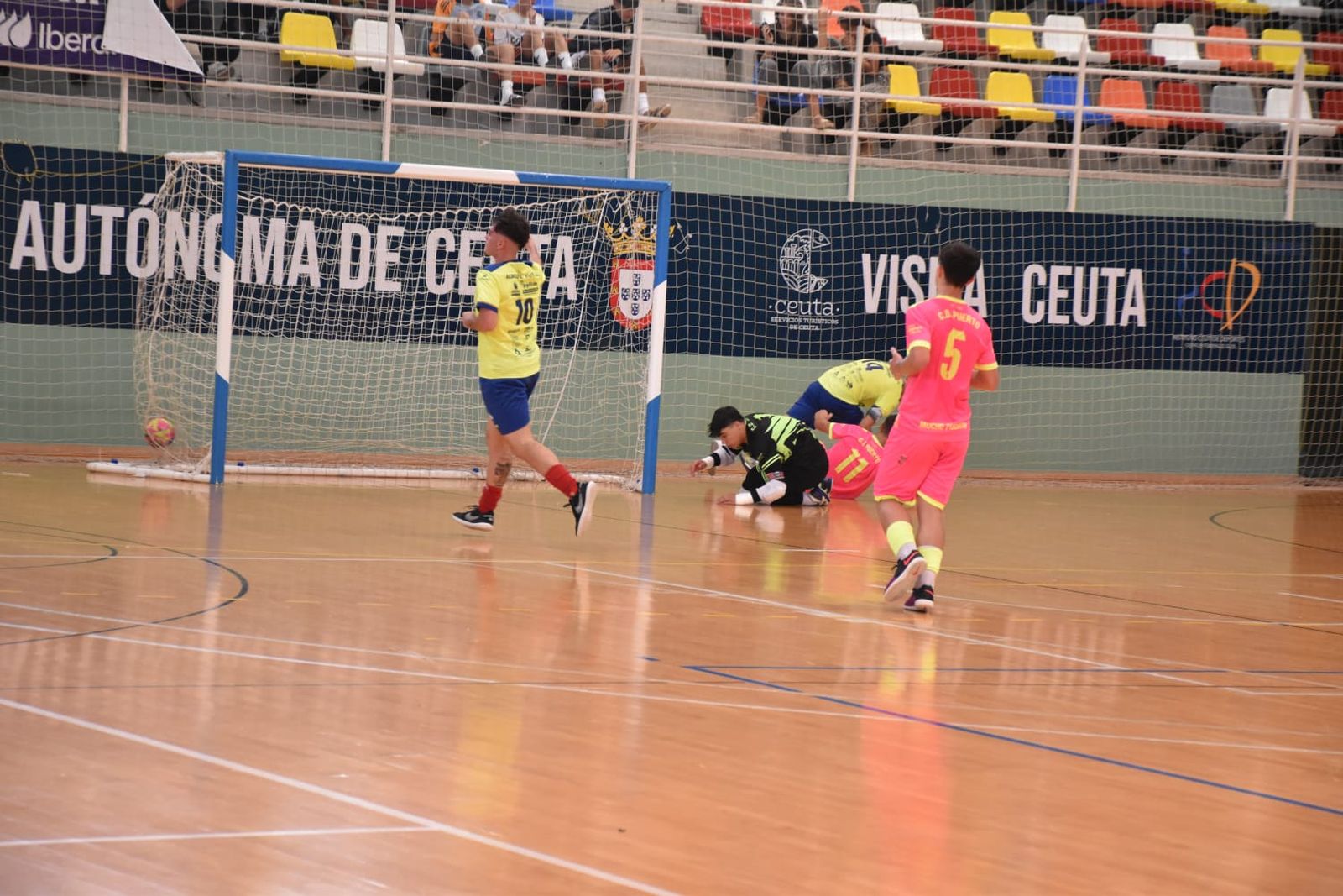 (0-5) Dura derrota del Puerto frente al Albolote (0-5) Dura derrota del Puerto frente al Albolote