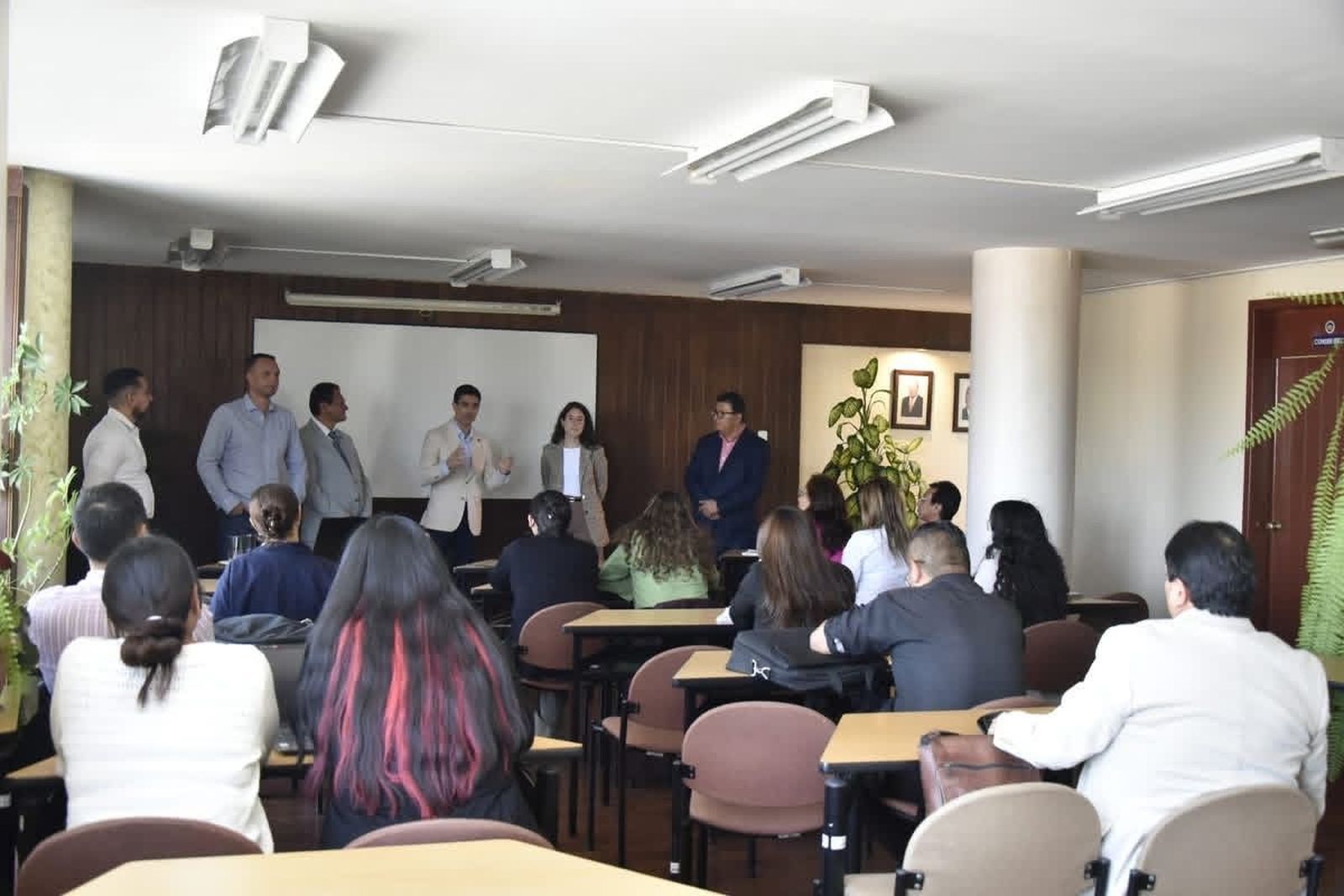 El ceutí Pablo Dúo lidera la formación en IA de la Universidad Central del Ecuador