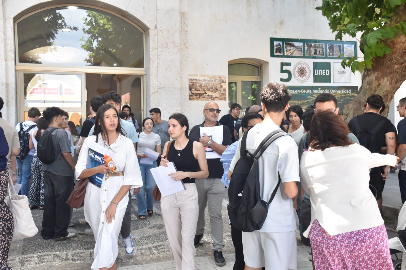FOTOGALERÍA | Así ha sido el primer día de Selectividad en Ceuta