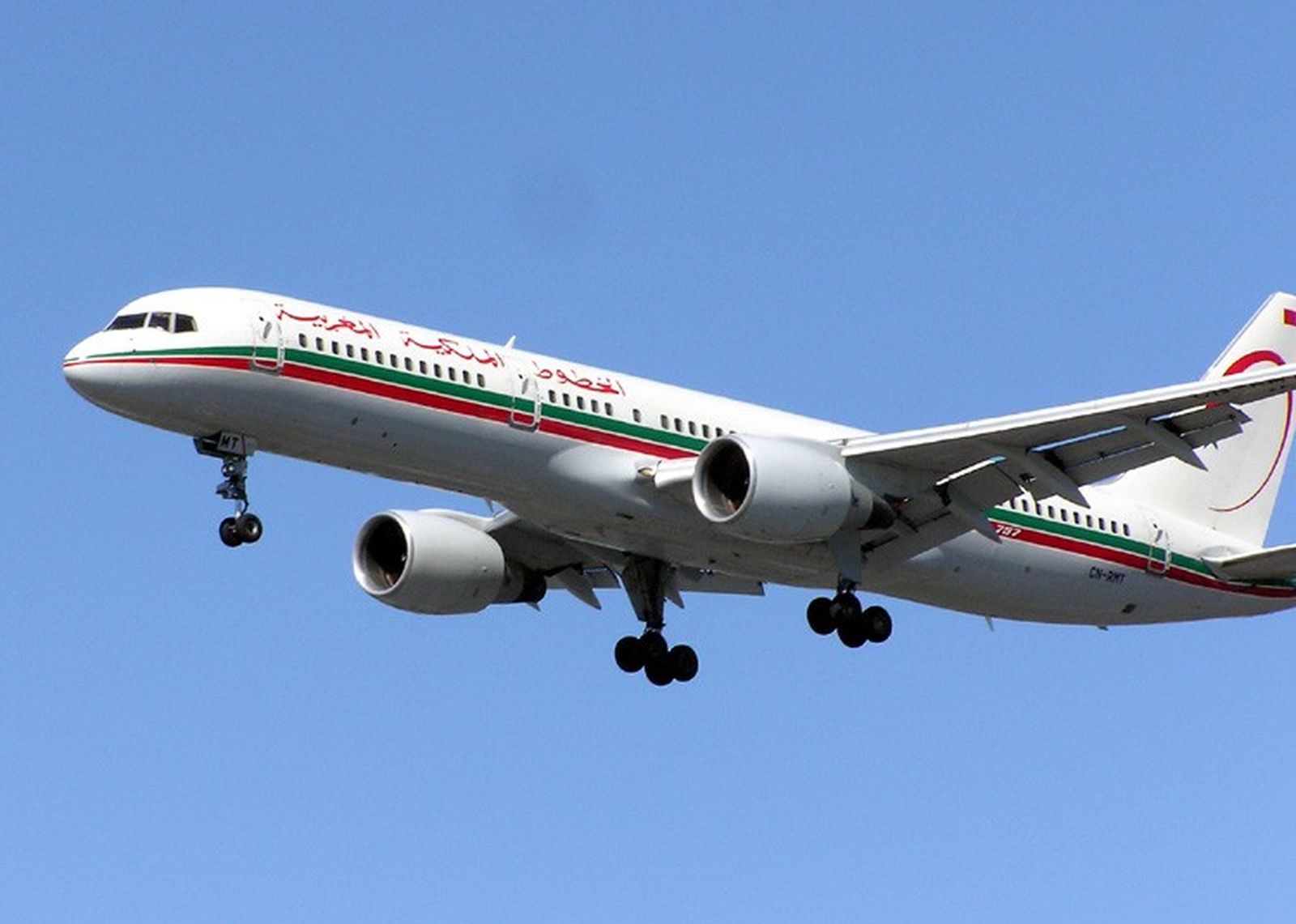 2926_royalairmarocb757arp750pix