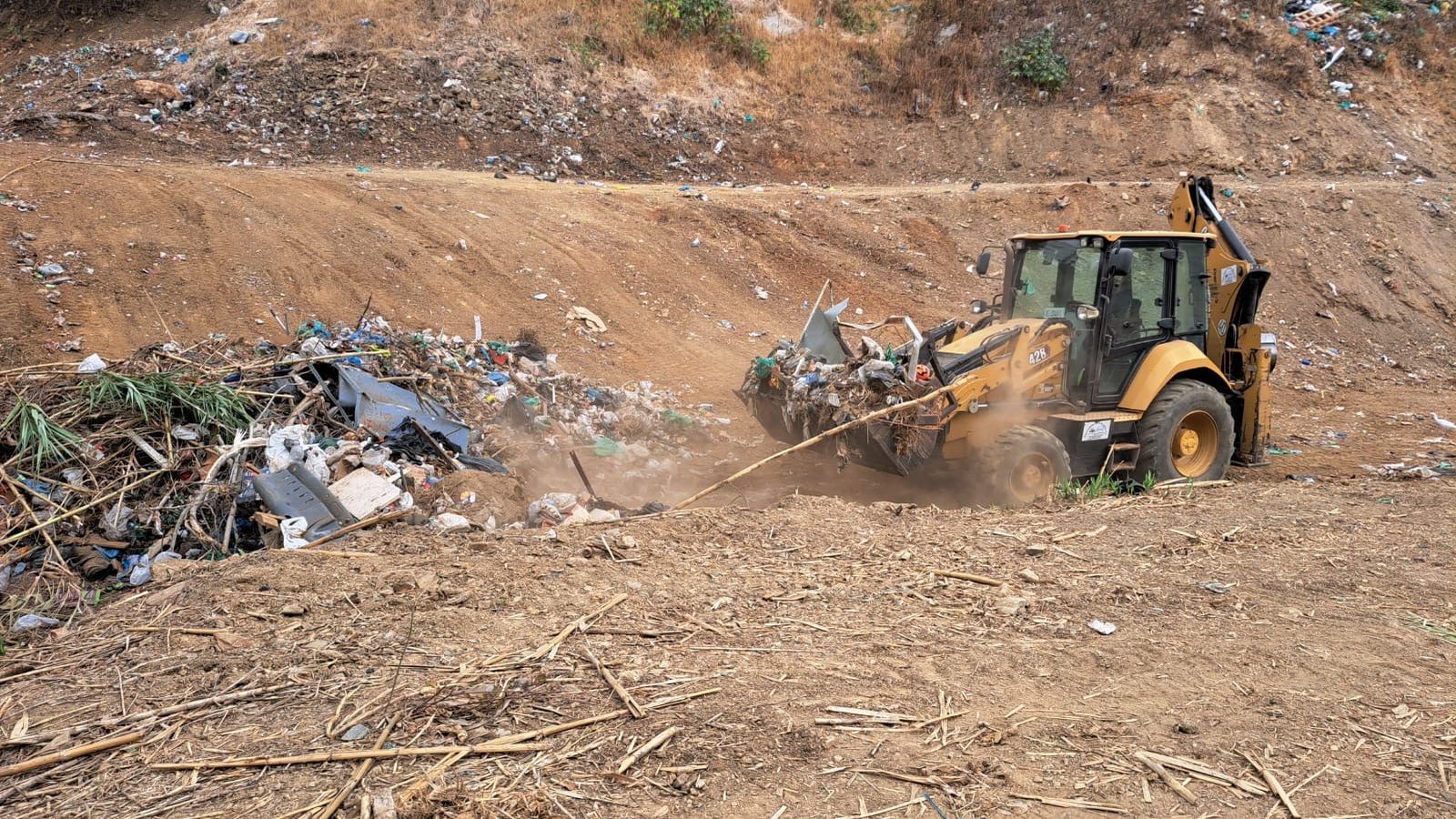 Continúan los trabajos de limpieza y recuperación ambiental en el Arroyo Paneque