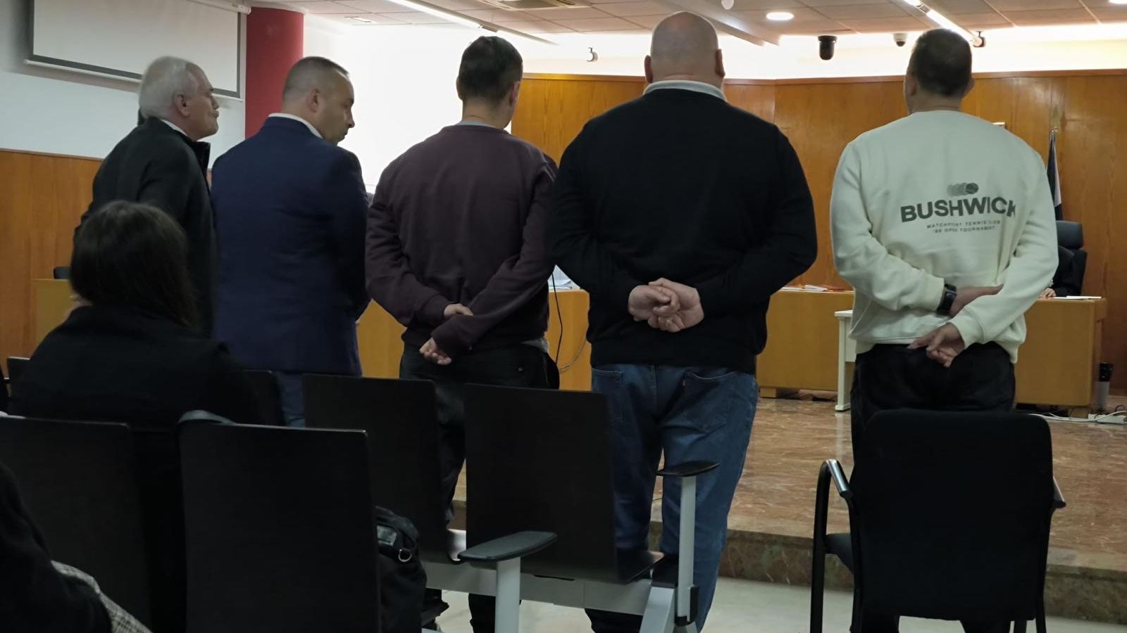 Policías judiciales declaran junto a los peritos de la defensa.