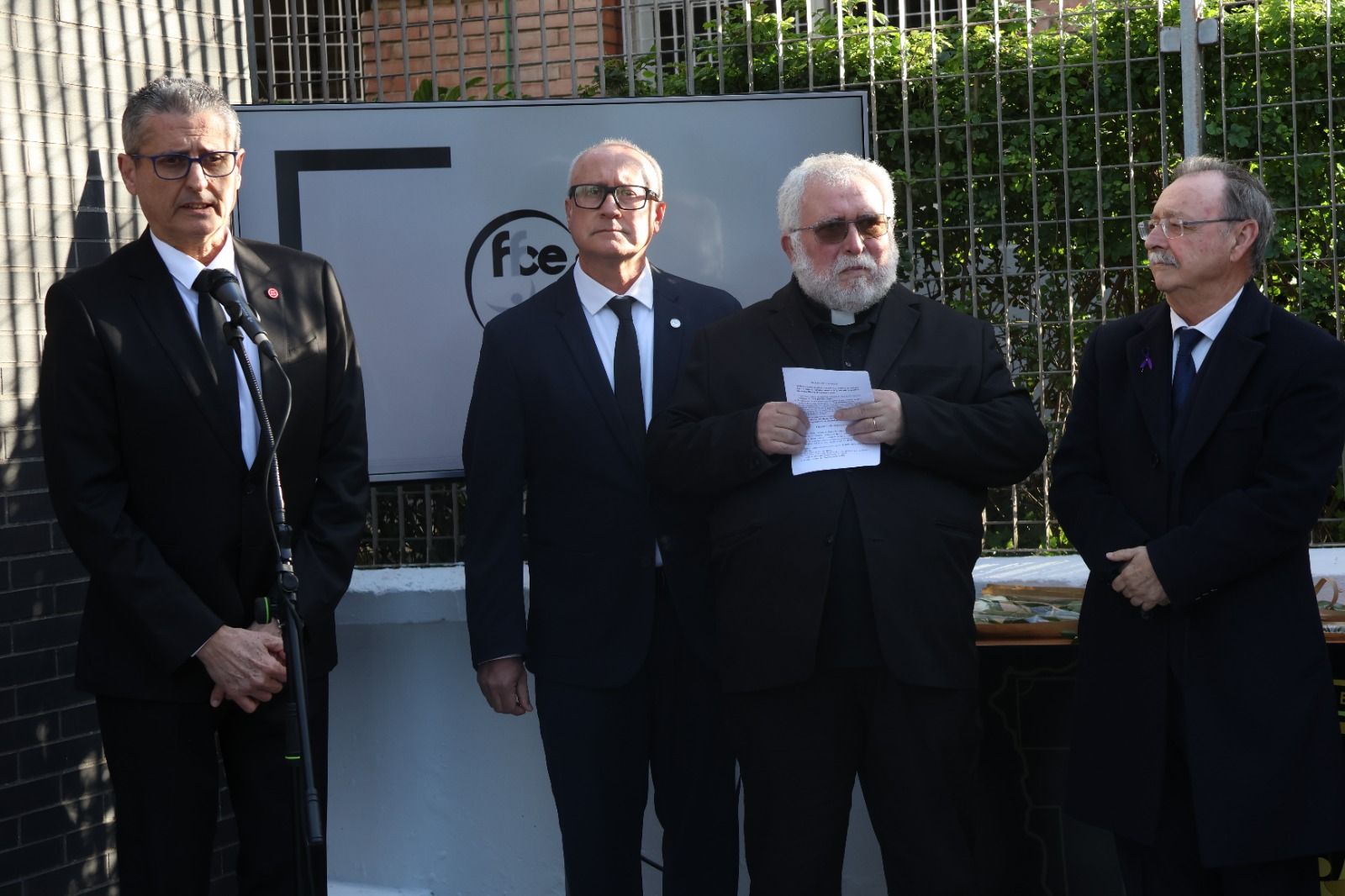 Sentido homenaje de la RFFCE a personas que dejaron huellas en el fútbol