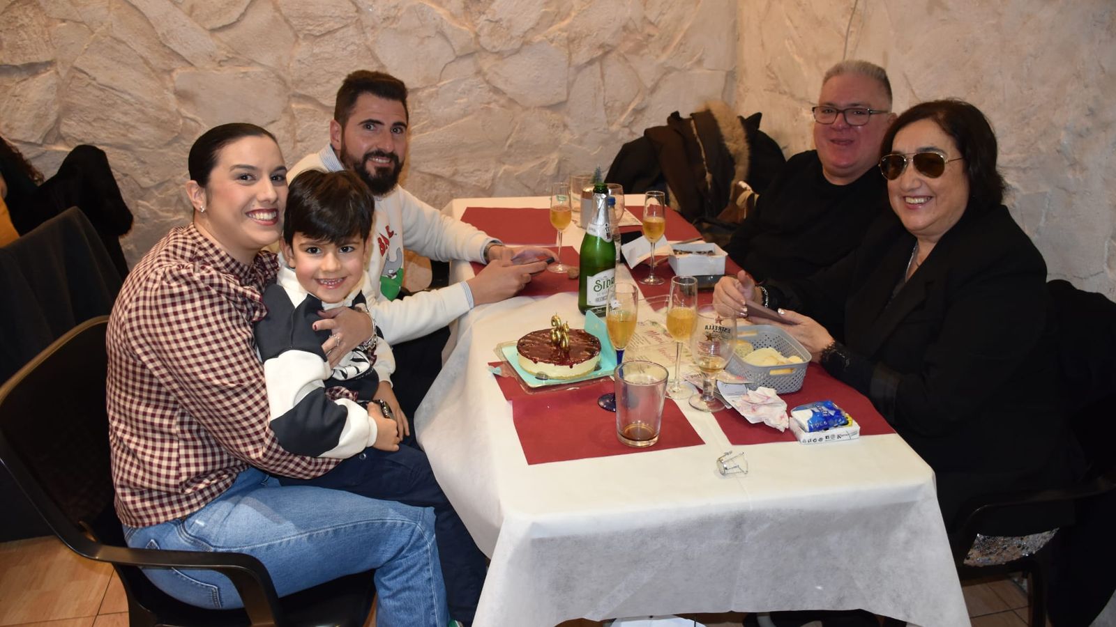 Los ceutíes disfrutan de una Tardebuena que ya es más que una tradición