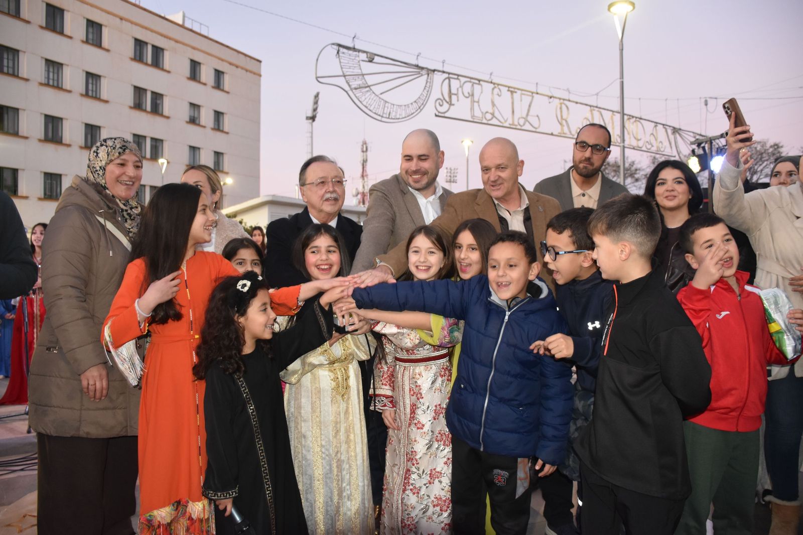 Ceuta ya luce sus luces por Ramadán