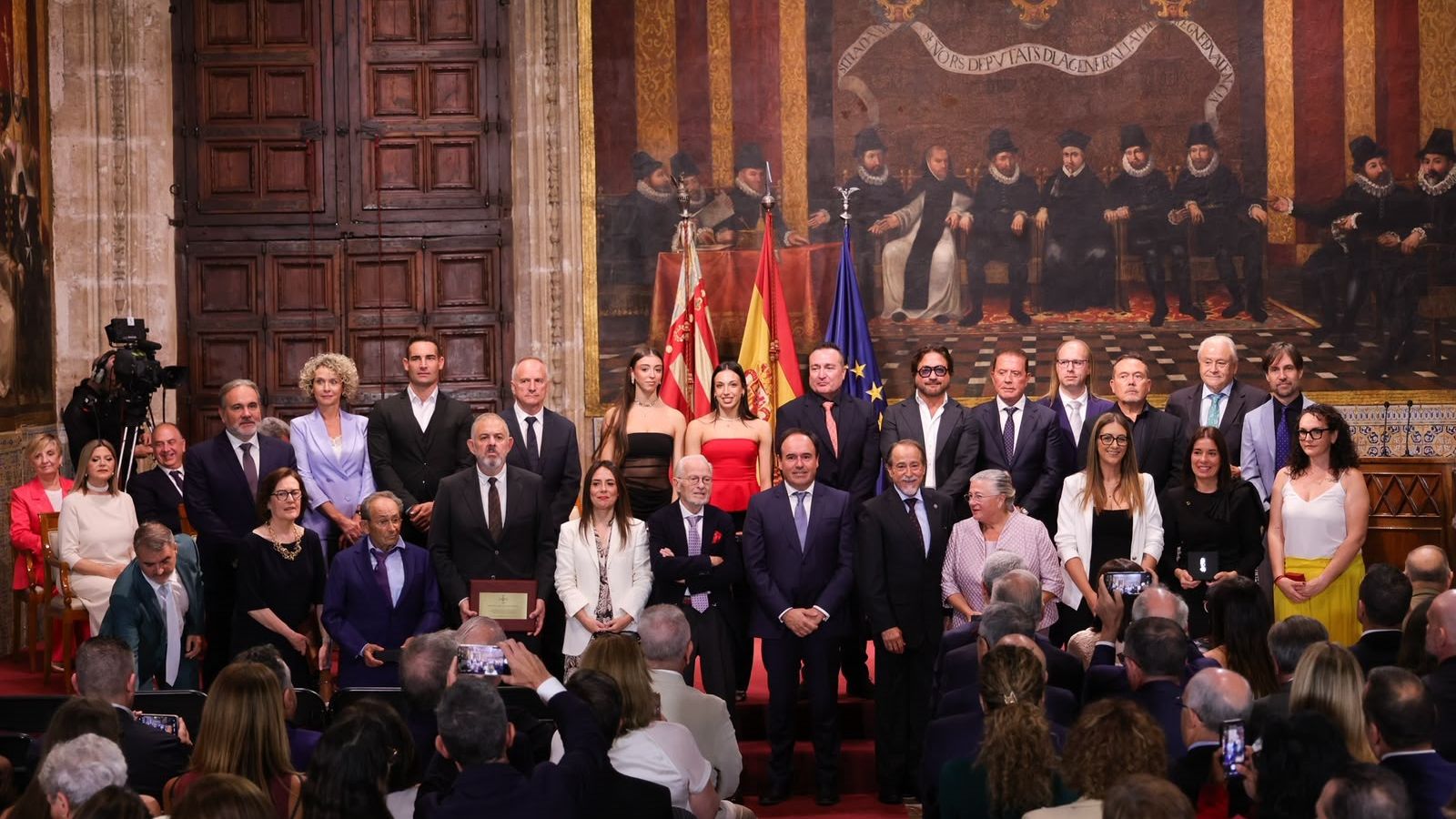 Un momento del acto de entrega de la Alta Distinción