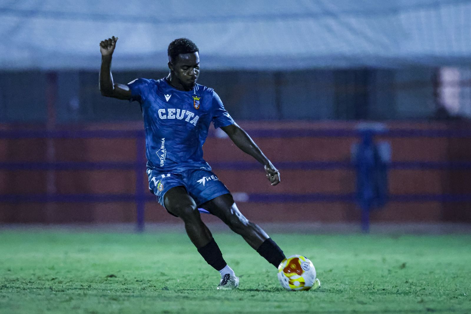 FOTOGALERÍA: El Ceuta no baja el ritmo y vence 0-2 a La Unión Atlético