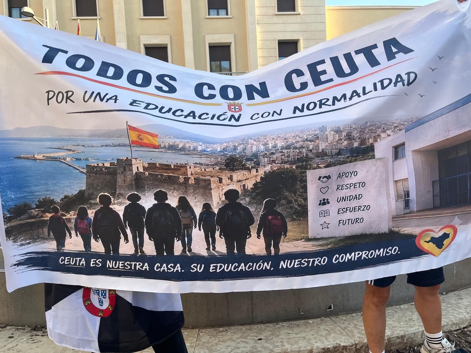 Los docentes de Ceuta dicen "basta" y llevan a la calle su exigencia de seguridad