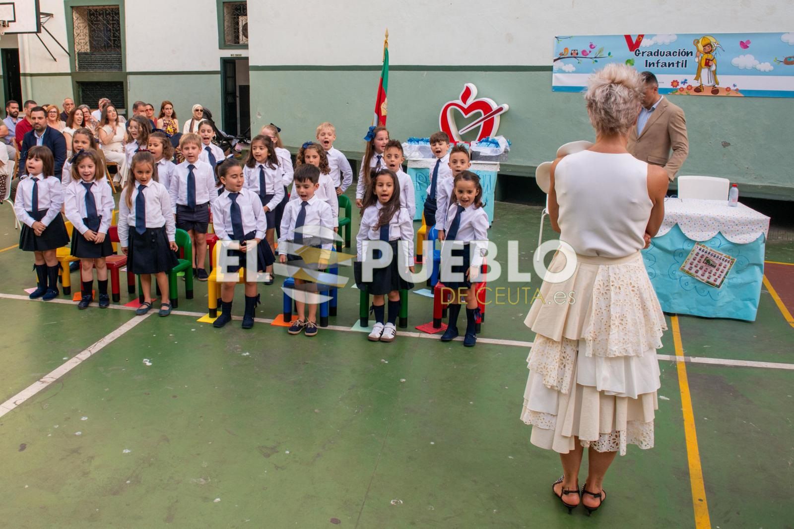 Lágrimas, sonrisas y sueños en la graduación de Infantil del San Agustín