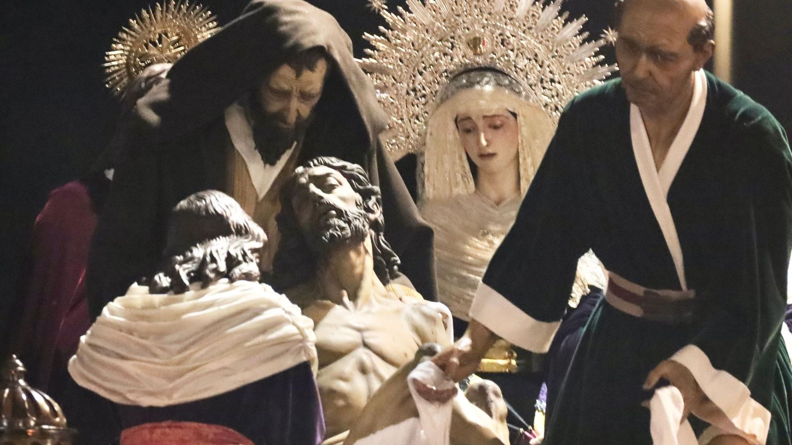 A las 00.05 horas se abrieron las puertas del Oratorio