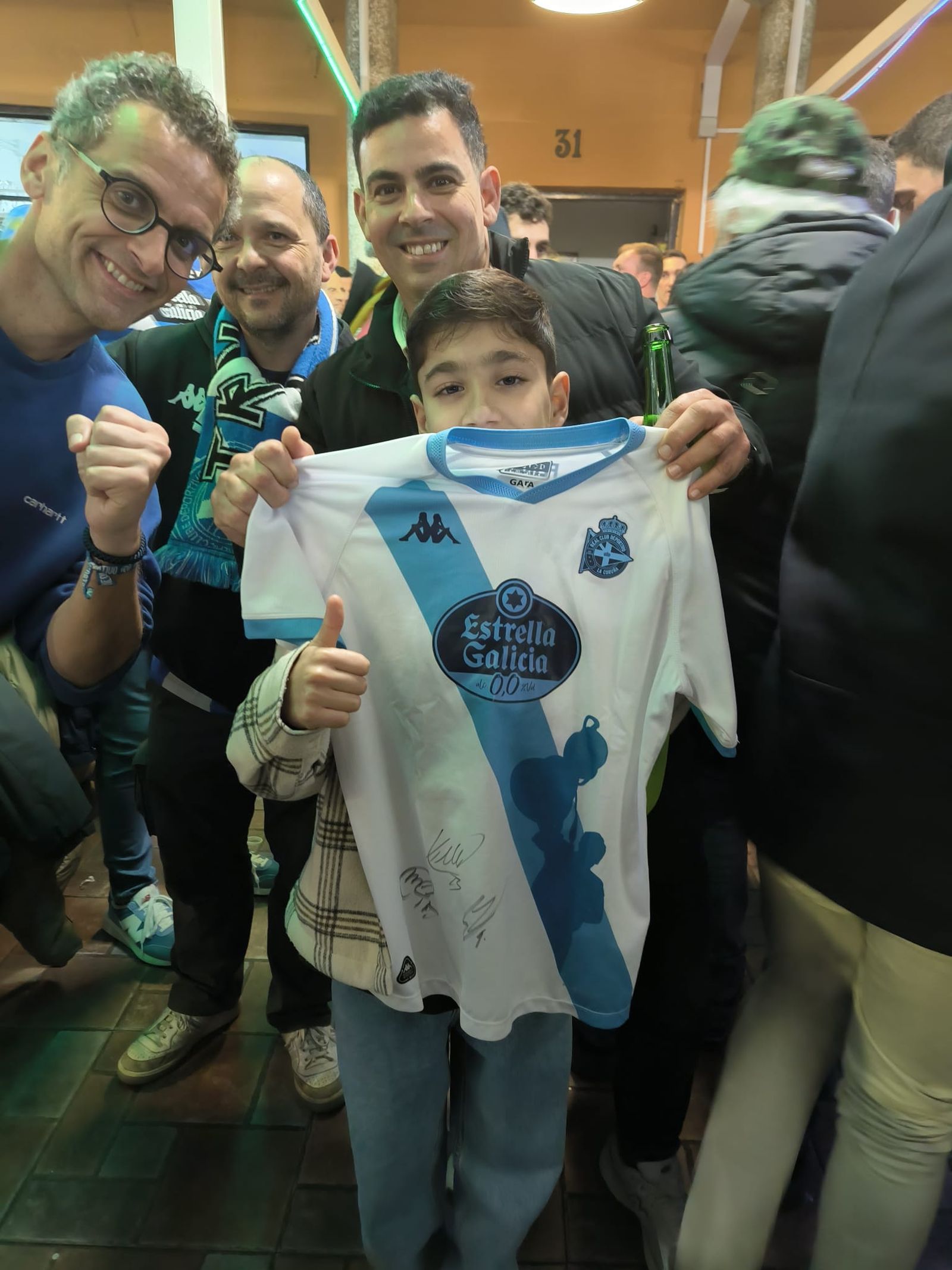 Ambiente de previa entre las aficiones de la AD Ceuta y el Real Club Deportivo