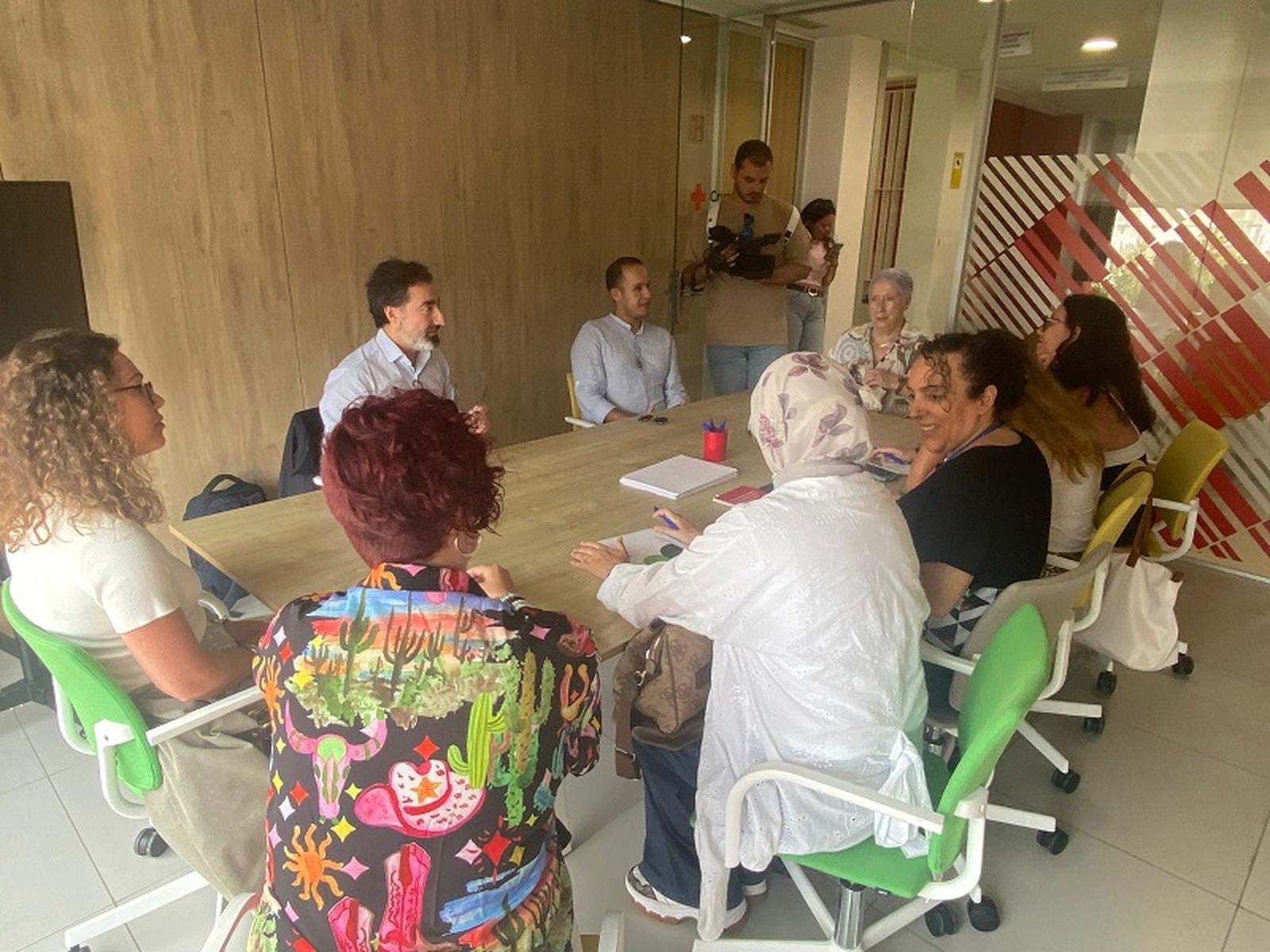 Reunión con representantes de entidades del Tercer Sector en Ceuta. / FOTO S.C. Reunión con representantes de entidades del Tercer Sector en Ceuta. / FOTO S.C.