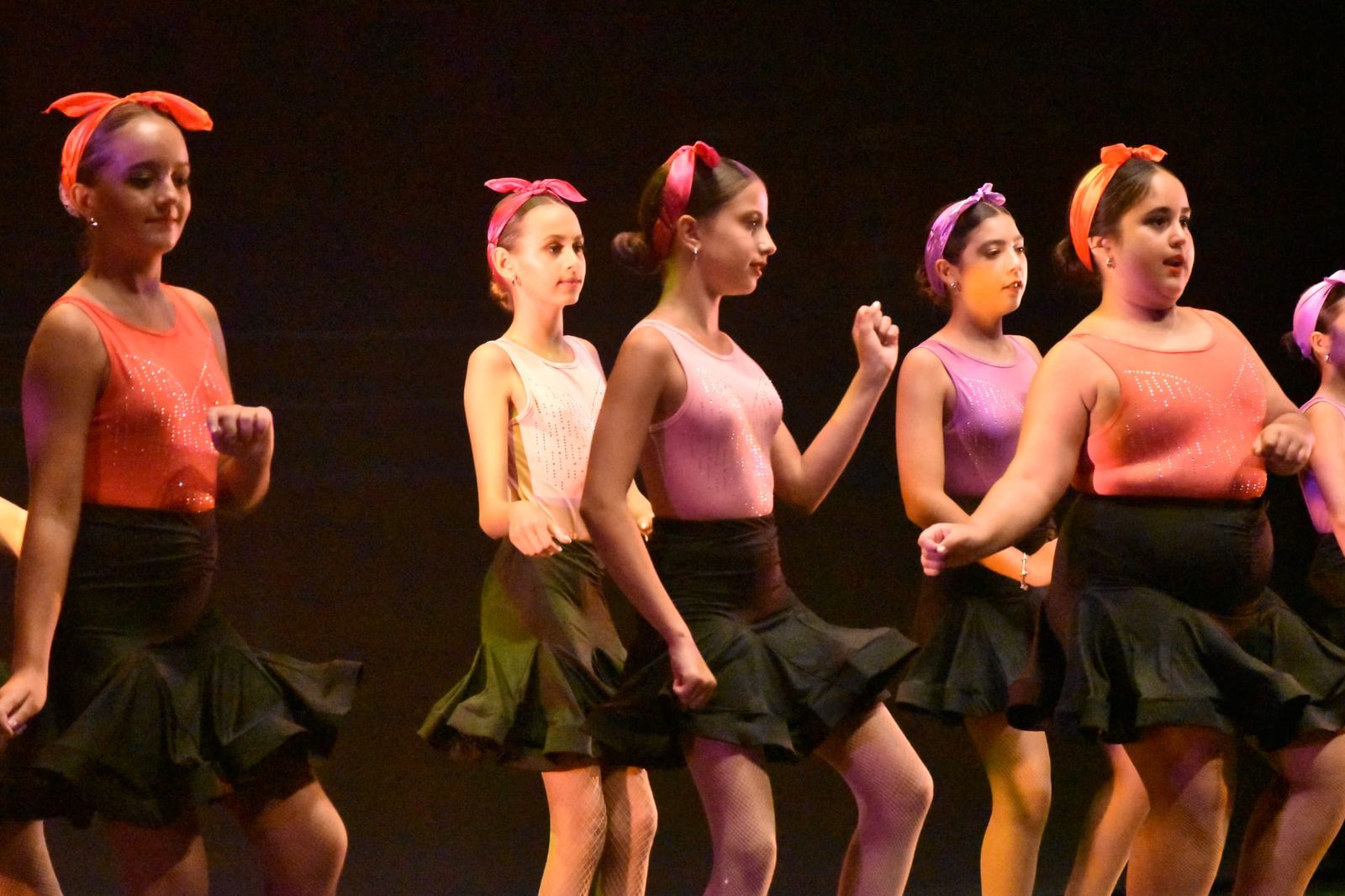 Más de cien bailarinas convierten el Revellín en un escenario de emoción y talento
