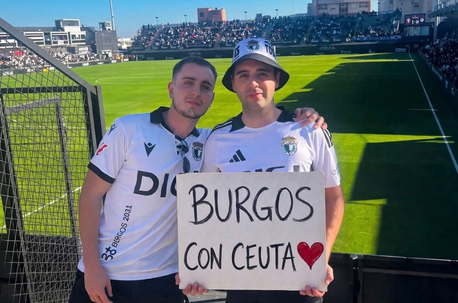 Masivo apoyo del fútbol español a la Ciudad Autónoma