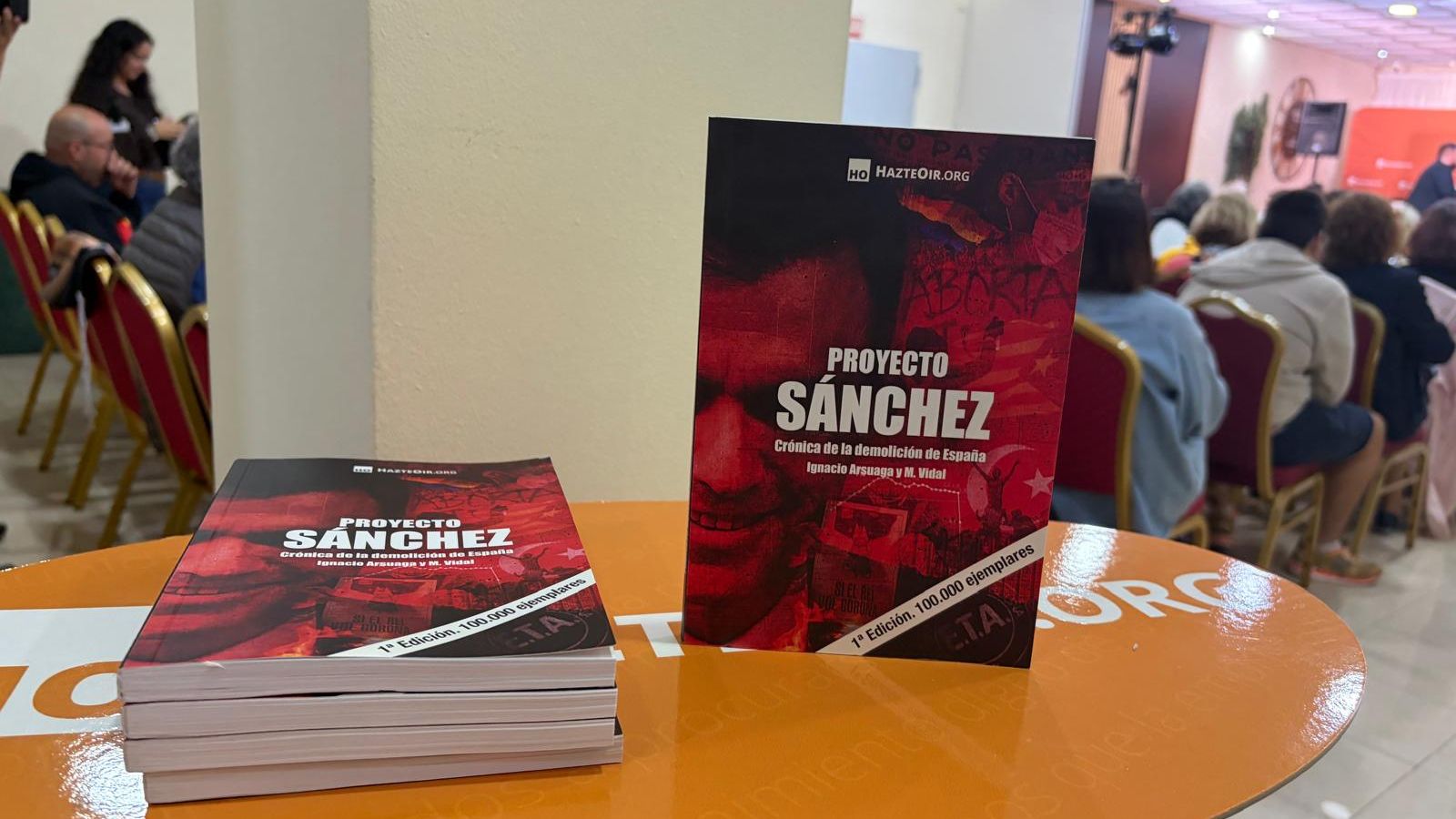 Imágenes de la conferencia de Hazte Oír este jueves