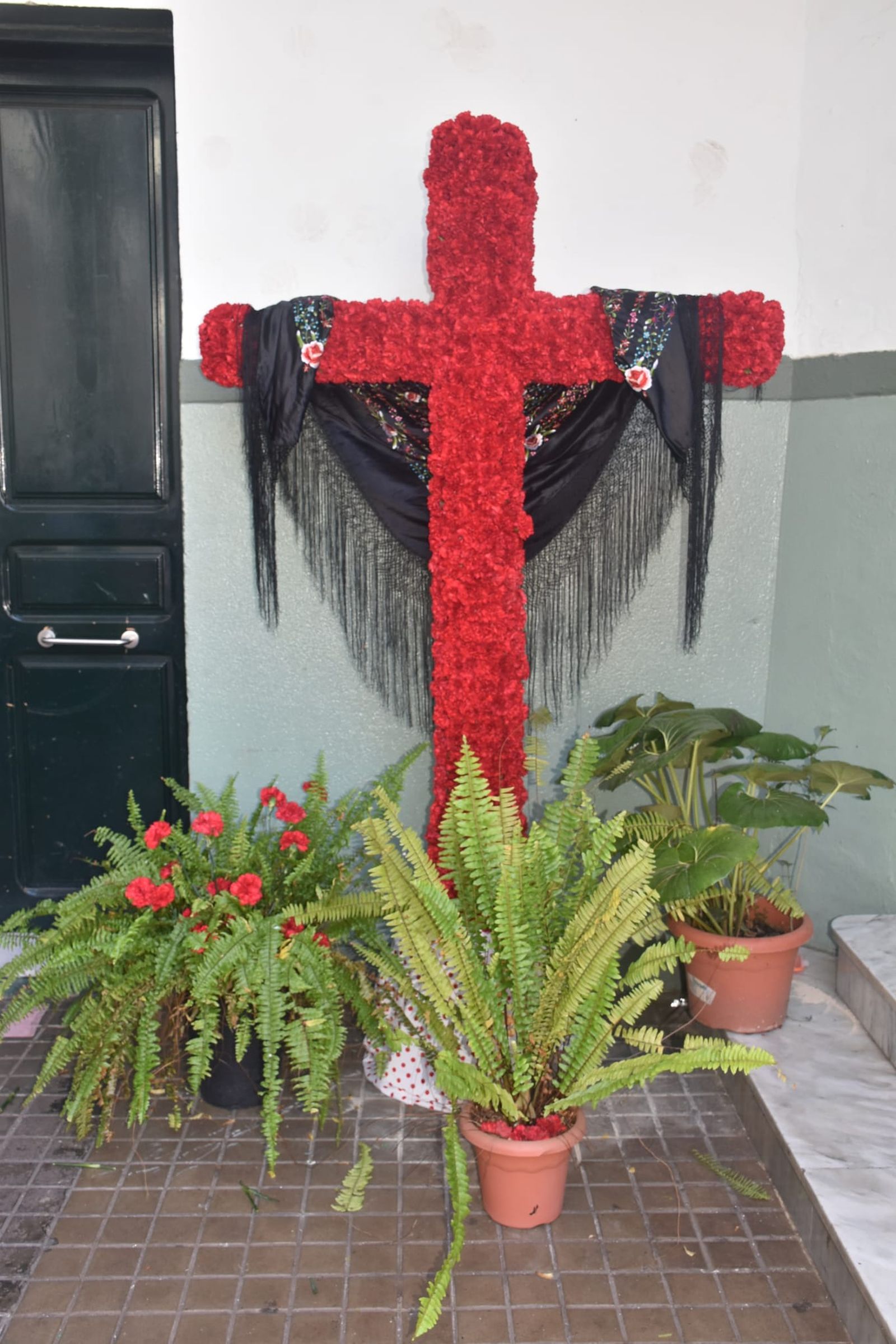 El Colegio de San Agustín disfruta de una feliz jornada solidaria con su Cruz de Mayo