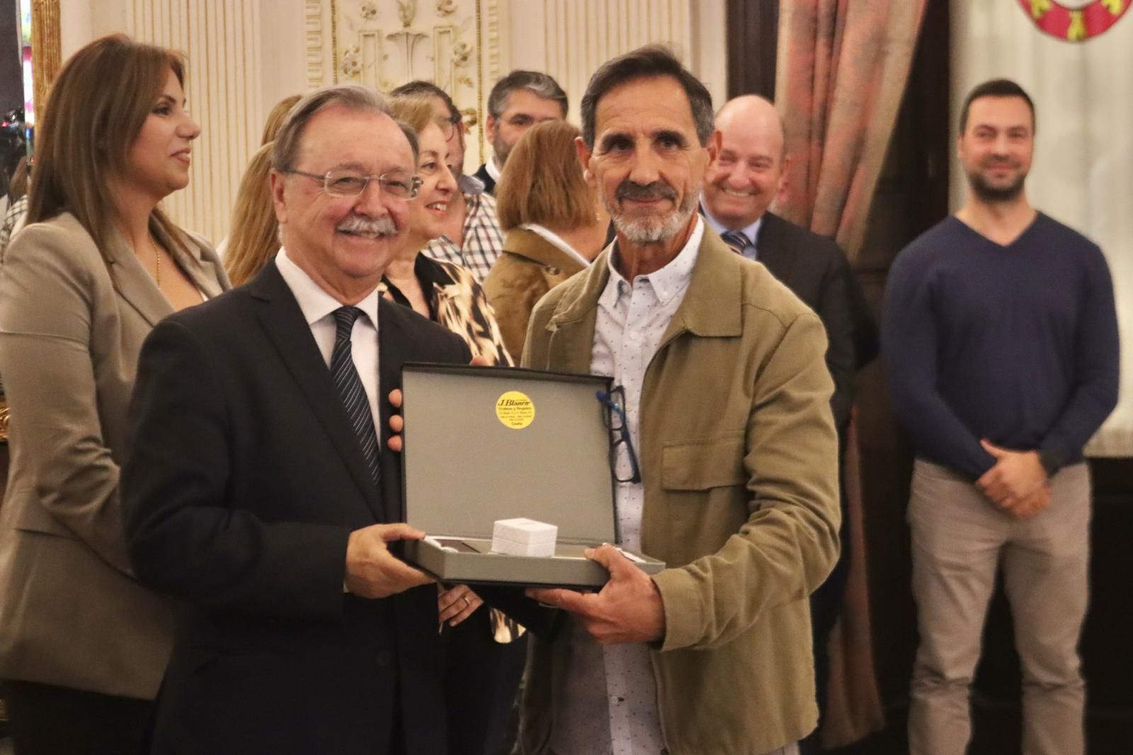 Acto de entrega de reconocimientos por el Día del Funcionario en el Salón del Trono