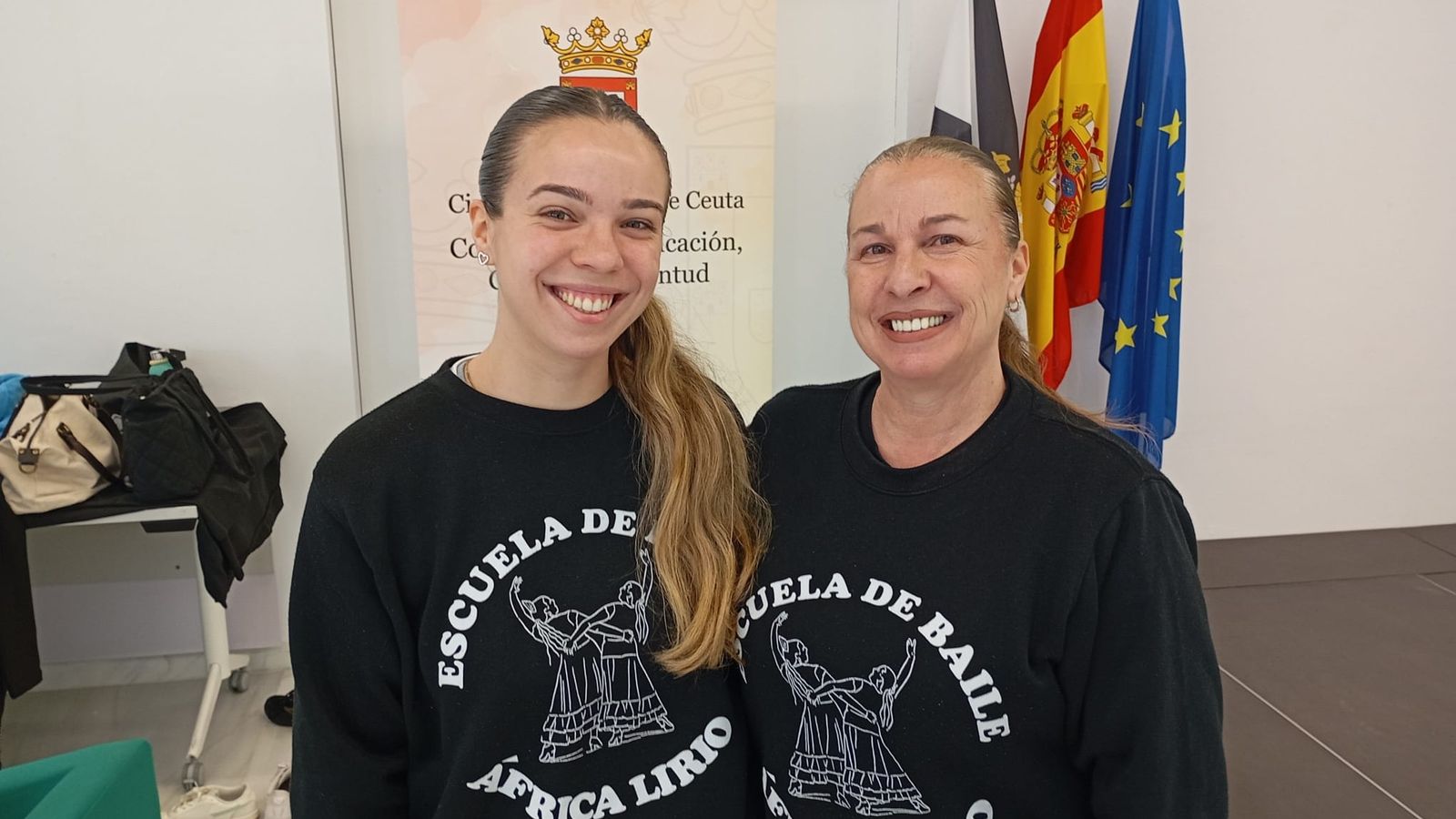 África Lirio, junto a su hija, Luna