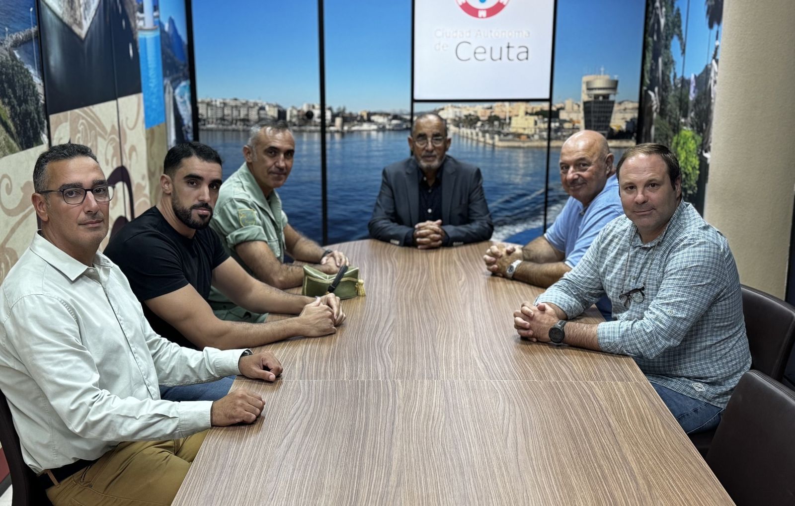 Reunión mantenida para decidir la fecha en la que se celebrará la X Edición de la Carrera Cívico-Militar Cuna de La Legión 2026