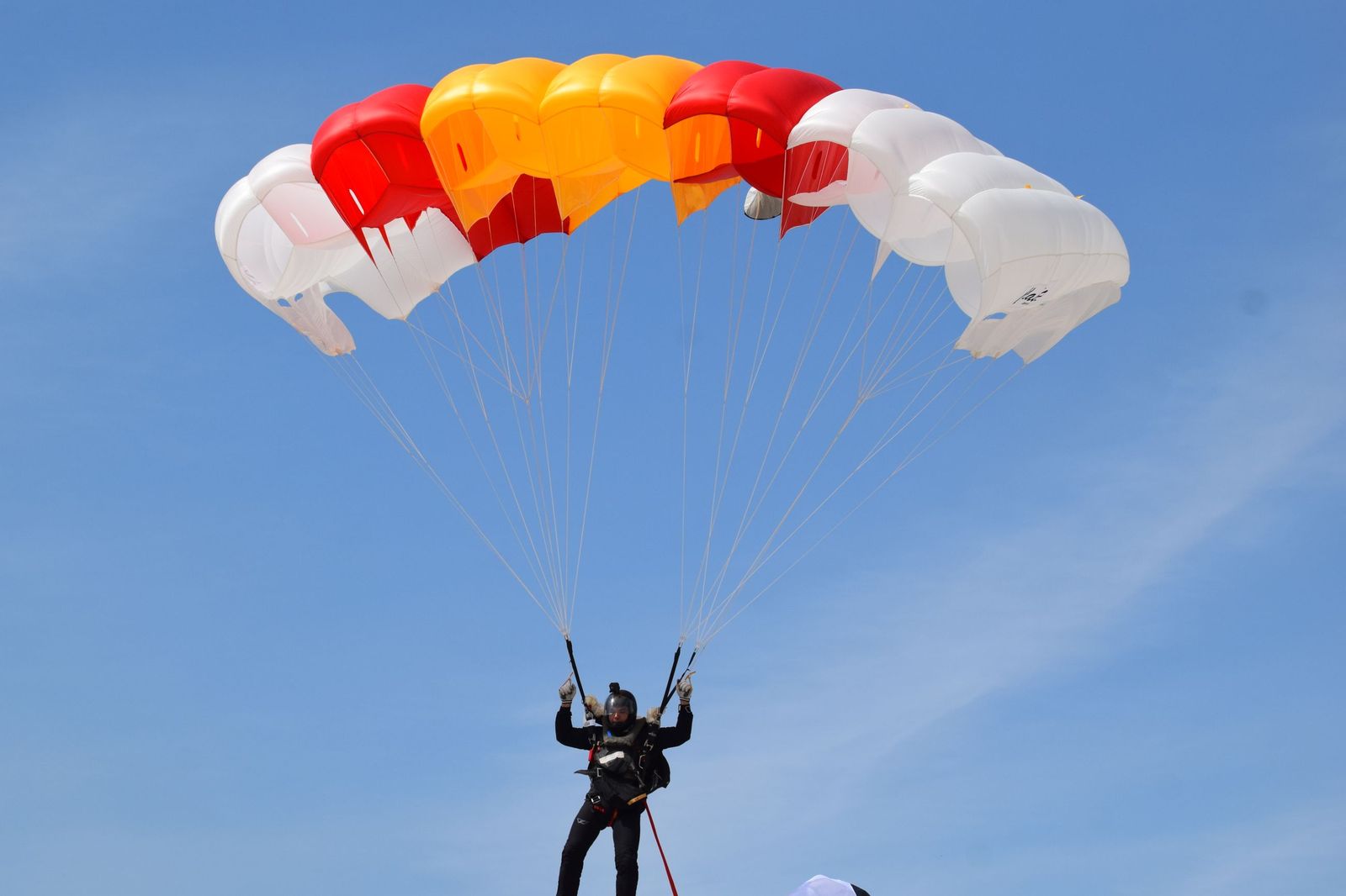 FOTOGALERÍA | Ceuta mira al cielo para celebrar a sus Fuerzas Armadas