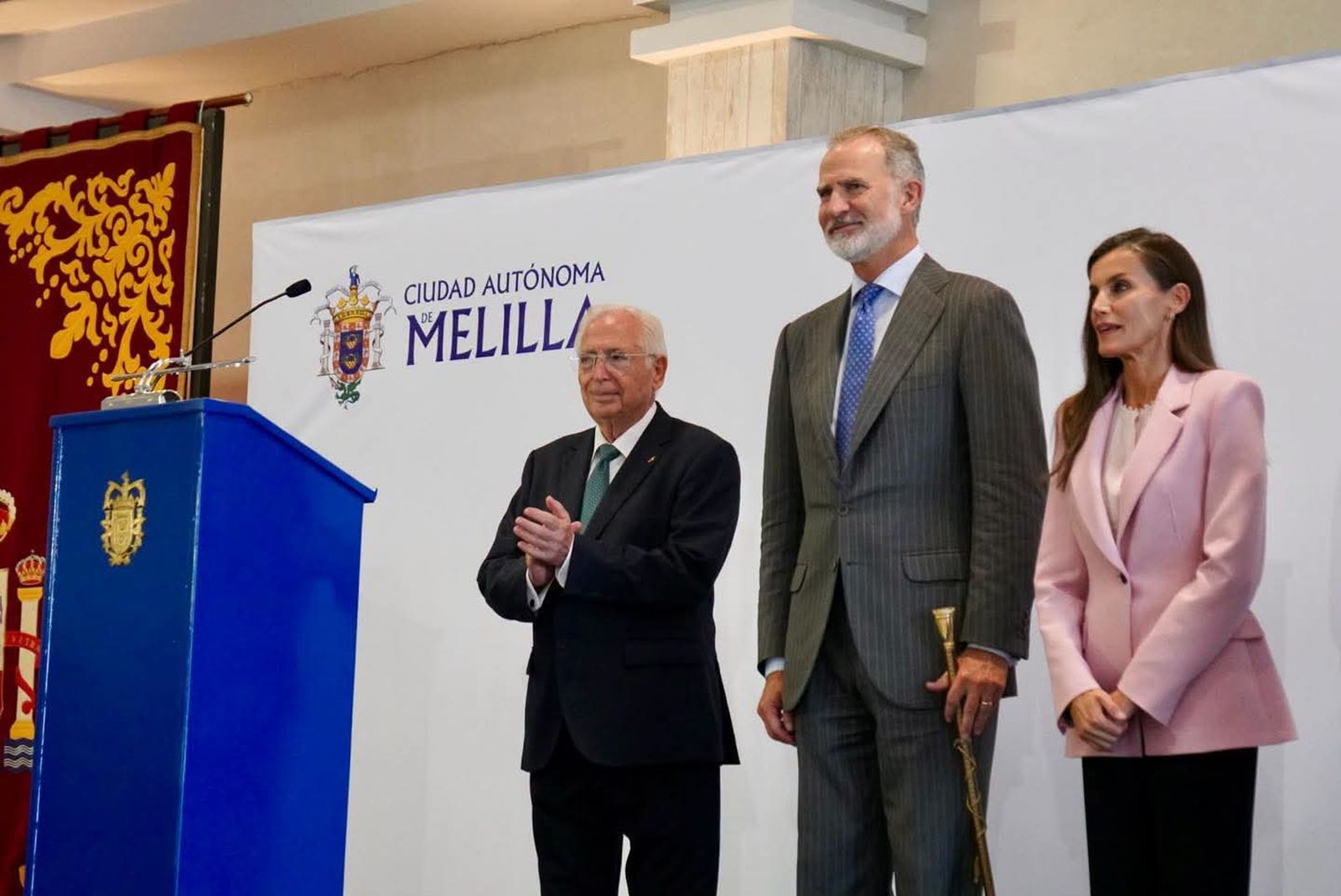 Ramón de la Cruz pide a Felipe VI que no olvide a Ceuta y Melilla durante la histórica visita de los Reyes