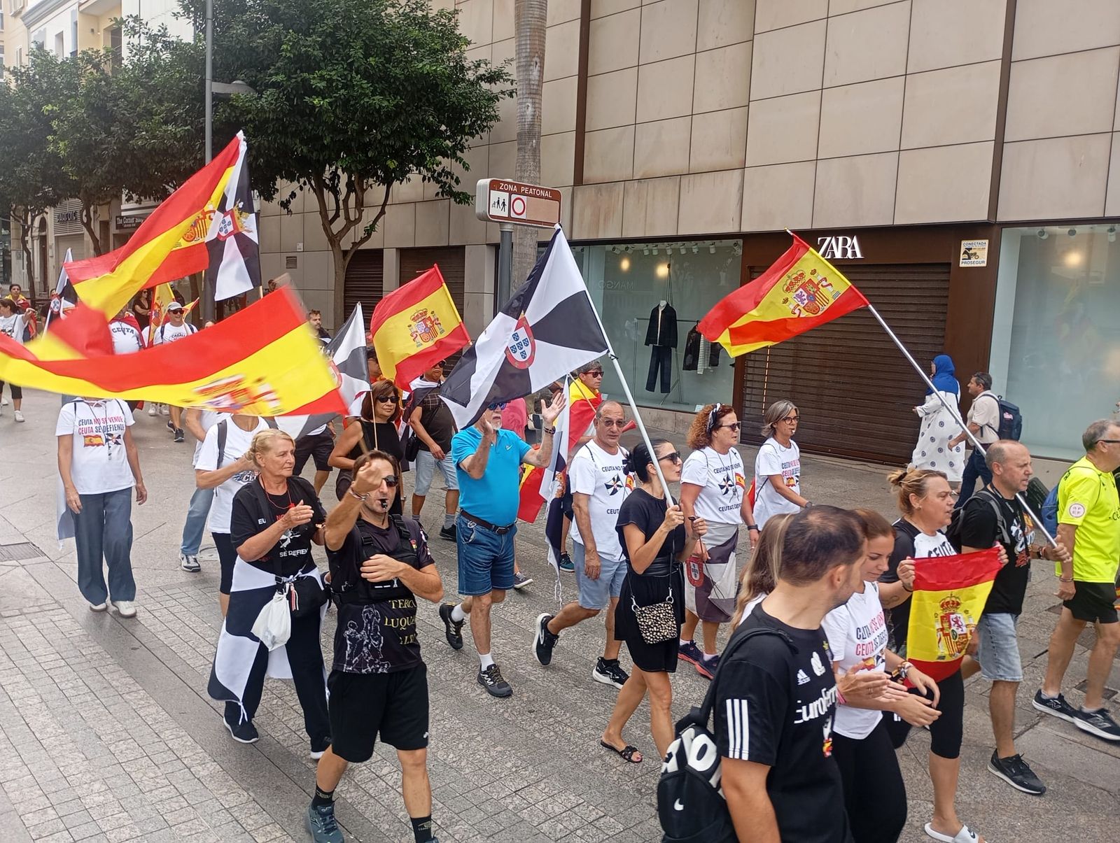 Ceuta vuelve a echarse a las calles para recordar que "Un caballa nunca se rinde"