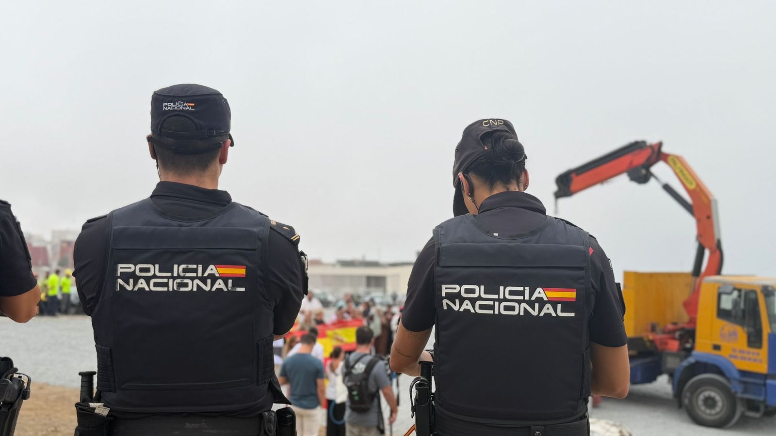 Ceutíes protestan contra la instalación de un recurso de acogida frente a la guardería de África y paralizan las obras
