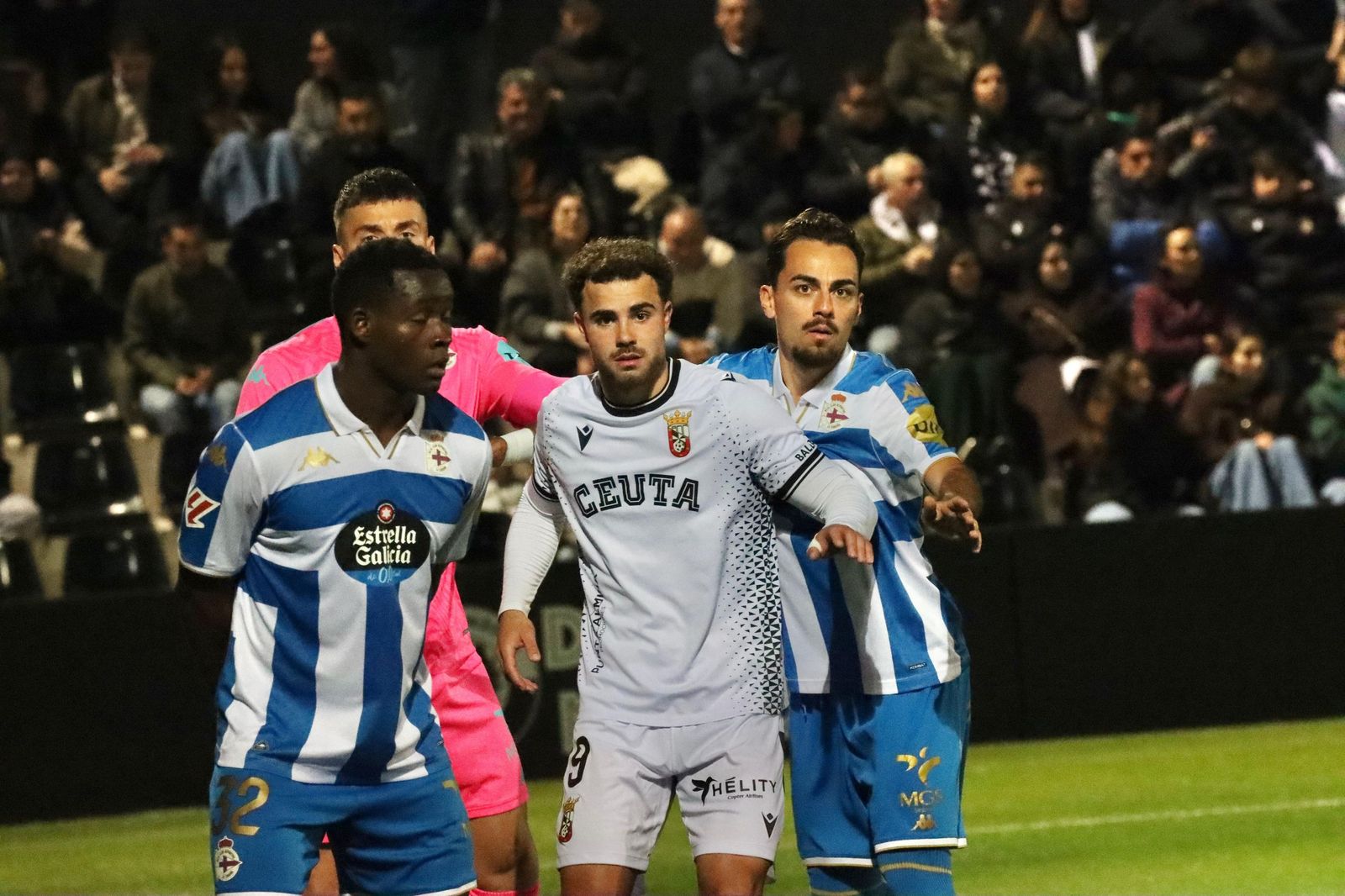 Las imágenes del partido entre la AD Ceuta y el Real Club Deportivo (X-X)