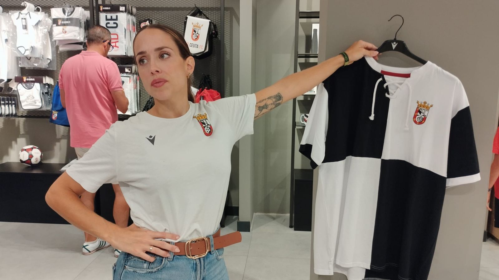 Ya se encuentra el polo a la venta en la tienda del club