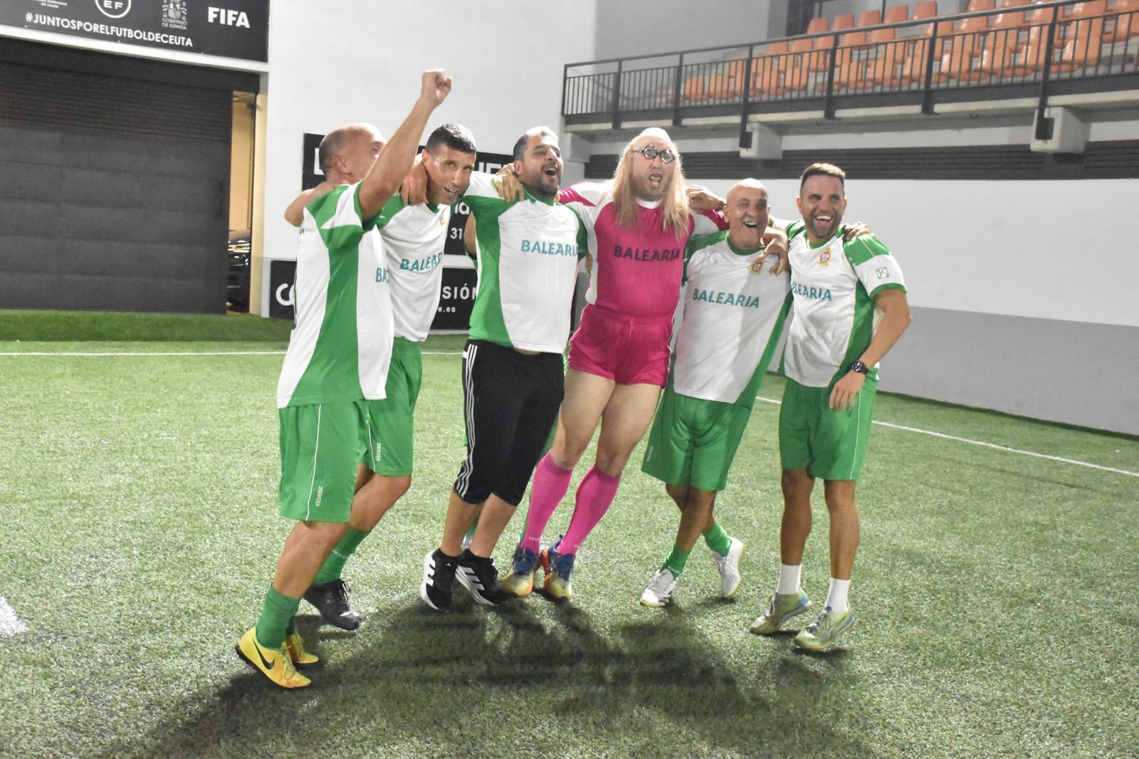 La Guardia Civil juega un partido para celebrar su patrona
