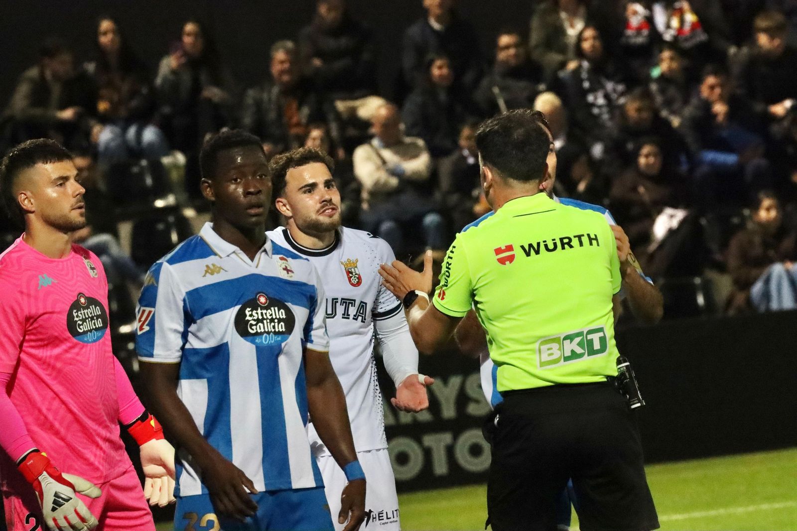 Las imágenes del partido entre la AD Ceuta y el Real Club Deportivo (X-X)