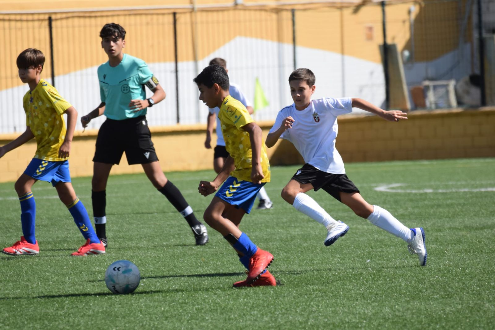 Comienza la Liga Benjamín de Fútbol-8 de la RFFCE