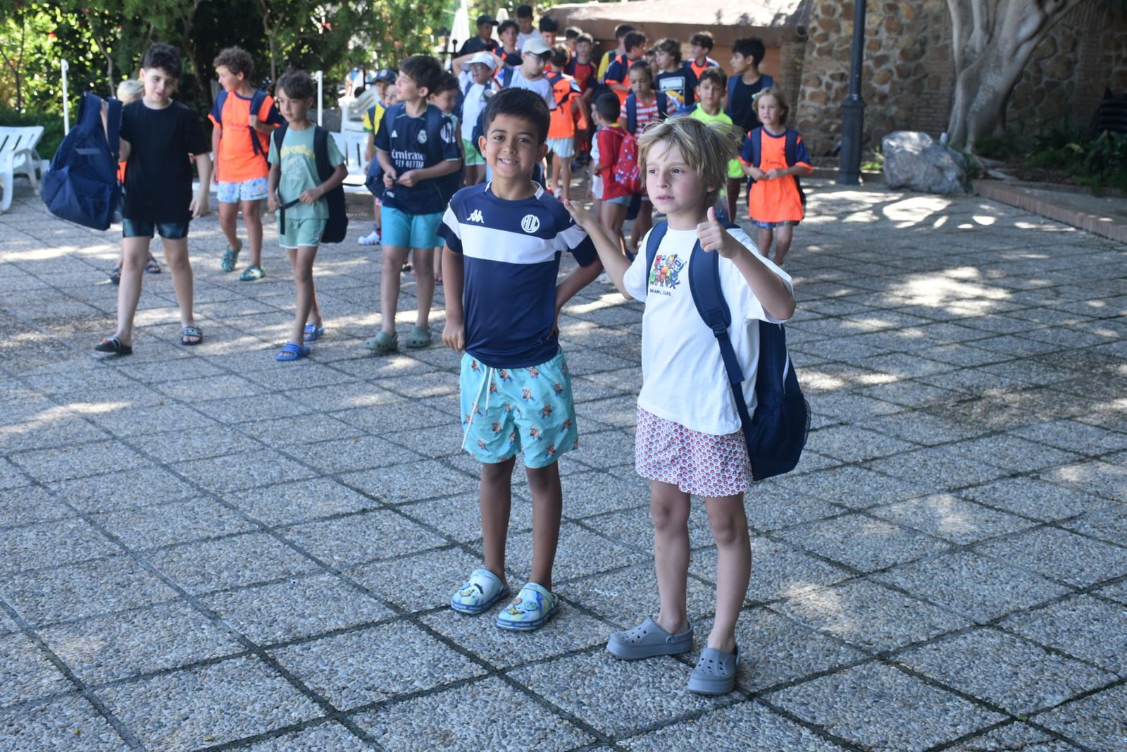 El Campus de Verano Emilio Cózar disfruta de una refrescante jornada en el Parque Marítimo