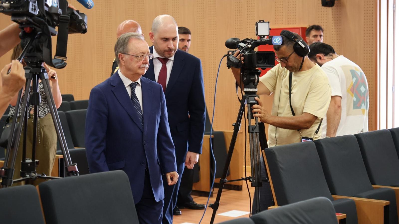 Vivas y Triano llegando al acto.