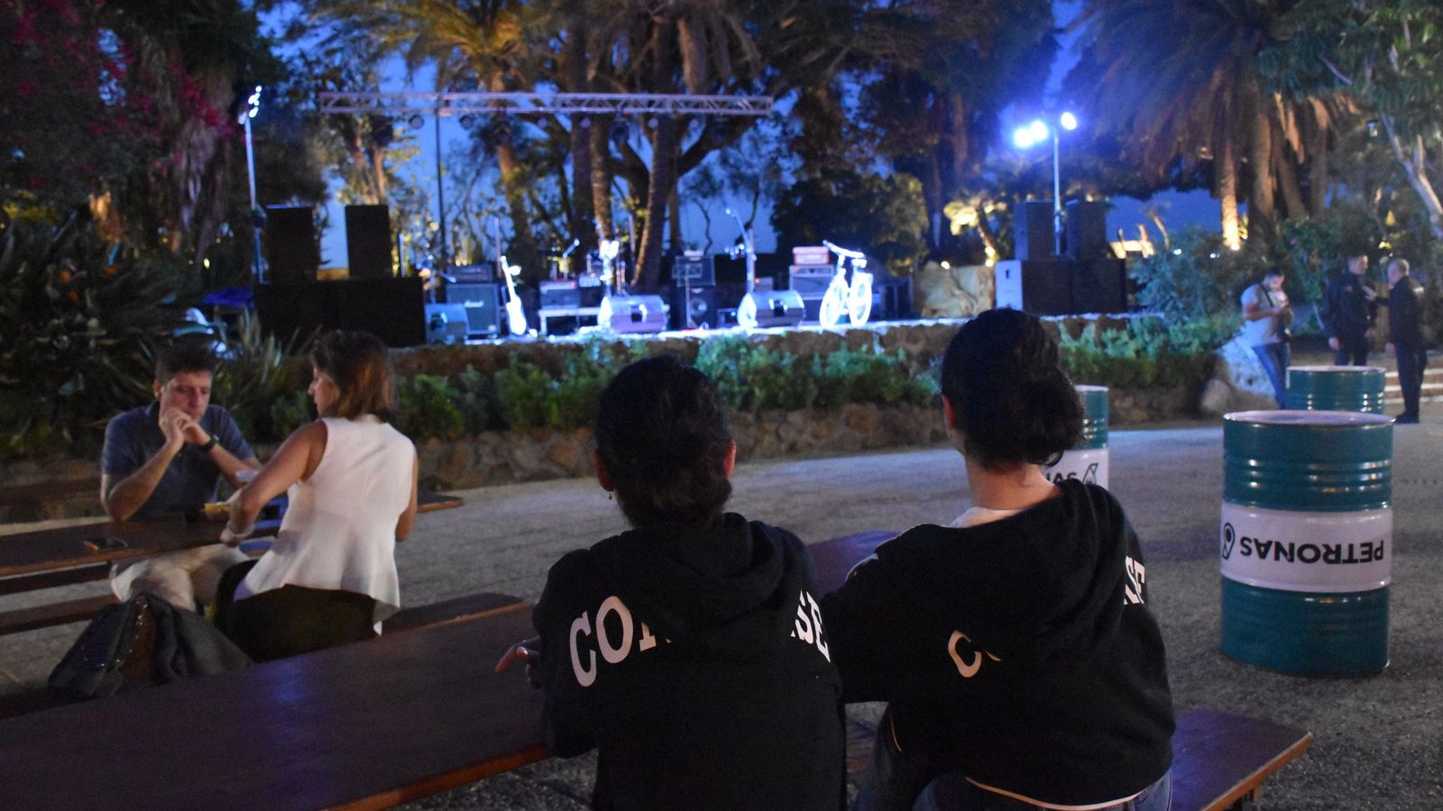 Inauguración del primer 'Food Truck Festival. Sabores del mundo sobre ruedas’ en el Parque Marítimo