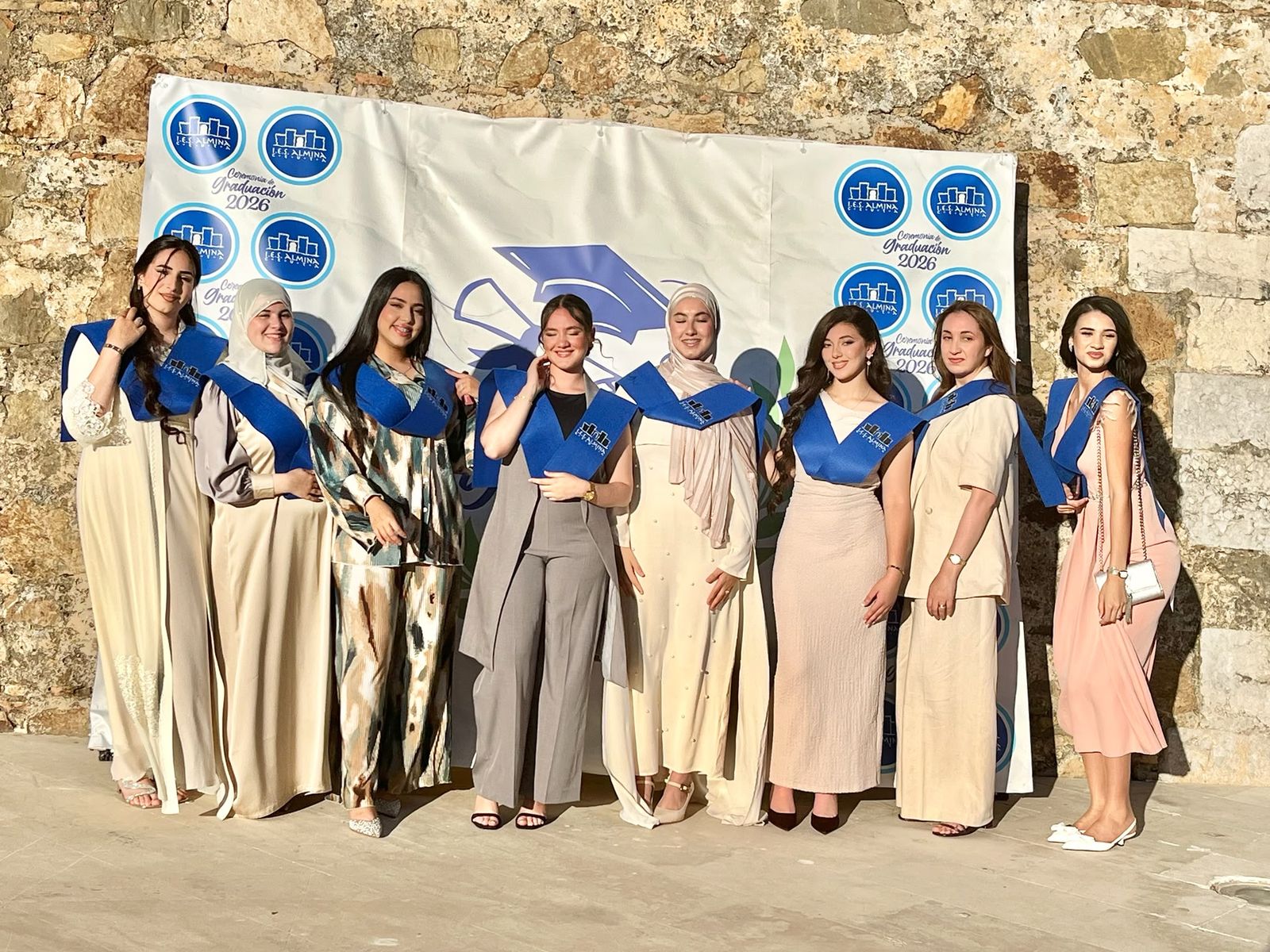 El Almina celebra un multitudinario acto de graduación de 300 alumnos