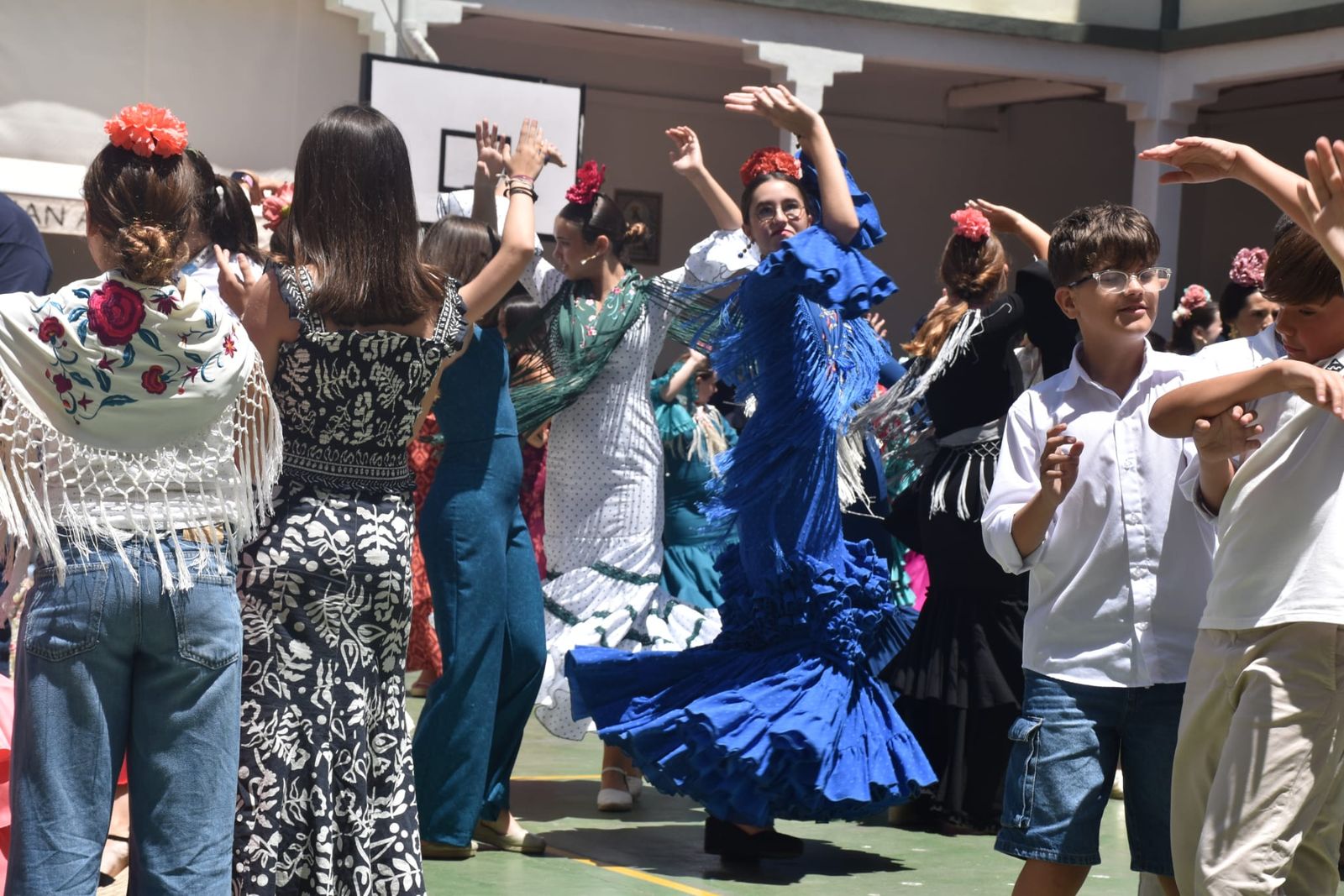 El Colegio de San Agustín disfruta de una feliz jornada solidaria con su Cruz de Mayo
