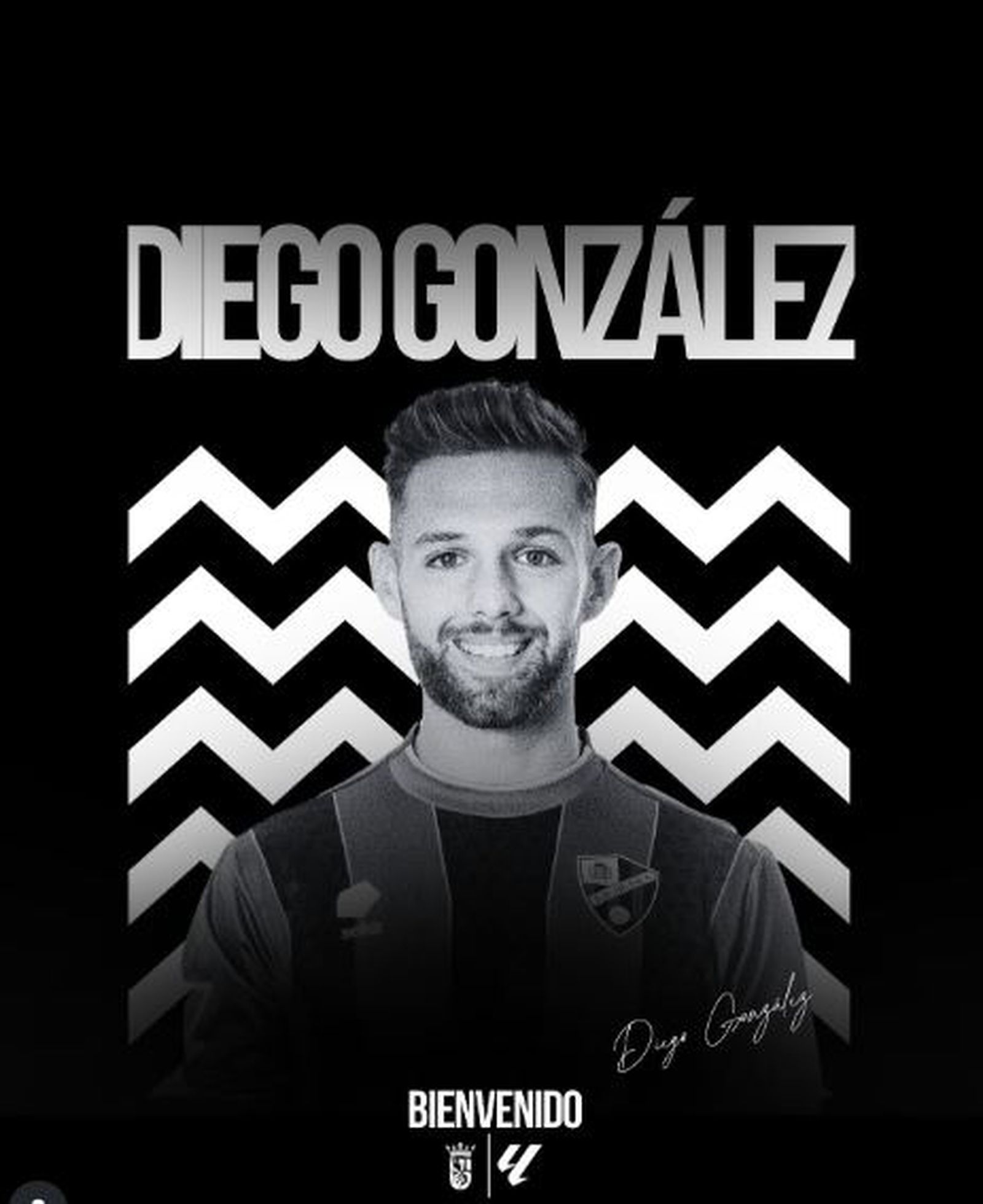 Fotografía con la que la AD Ceuta da la bienvenida a Diego González / RRSS
