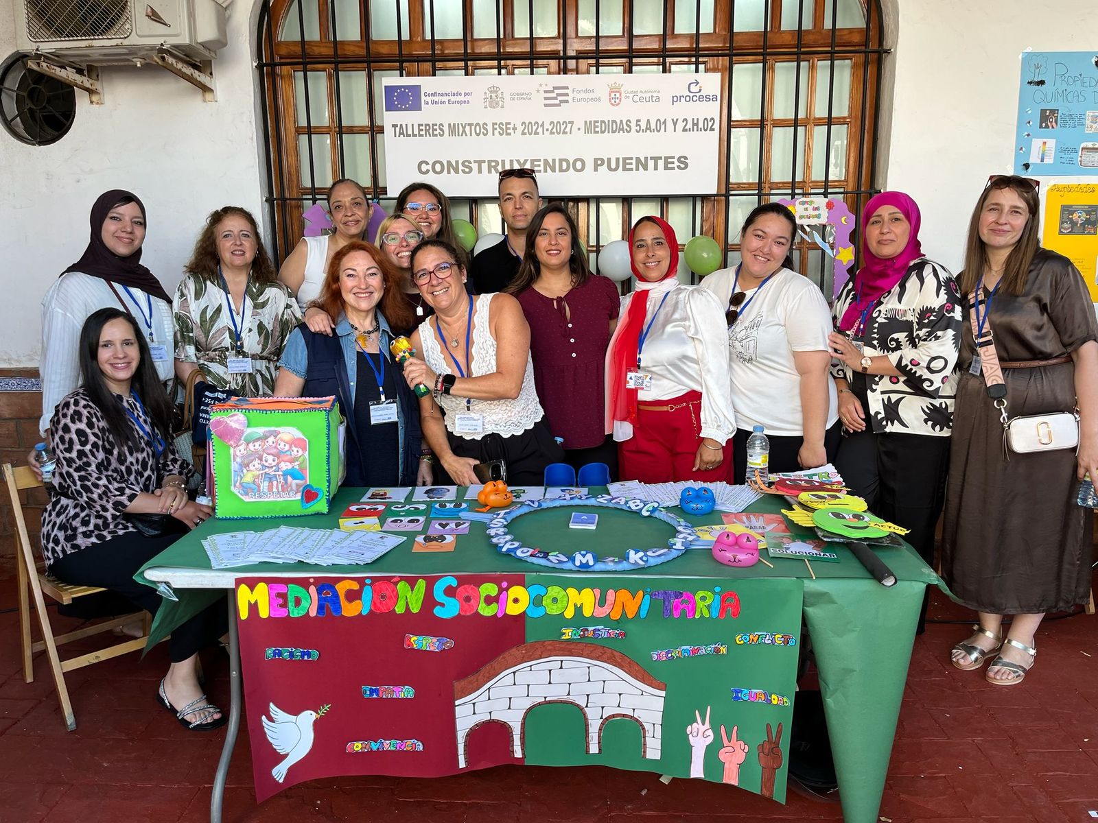 Alumnas del taller 'Construyendo Puentes'