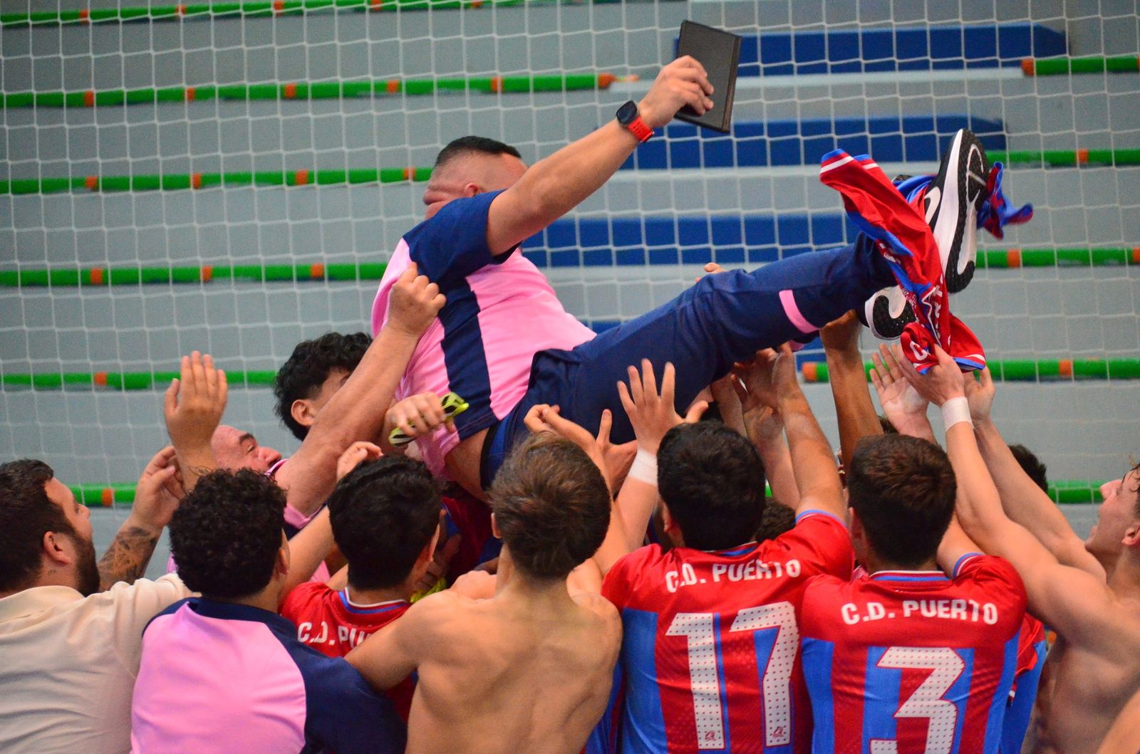 Lucha por el título de la Liga Juvenil de Fútbol-sala