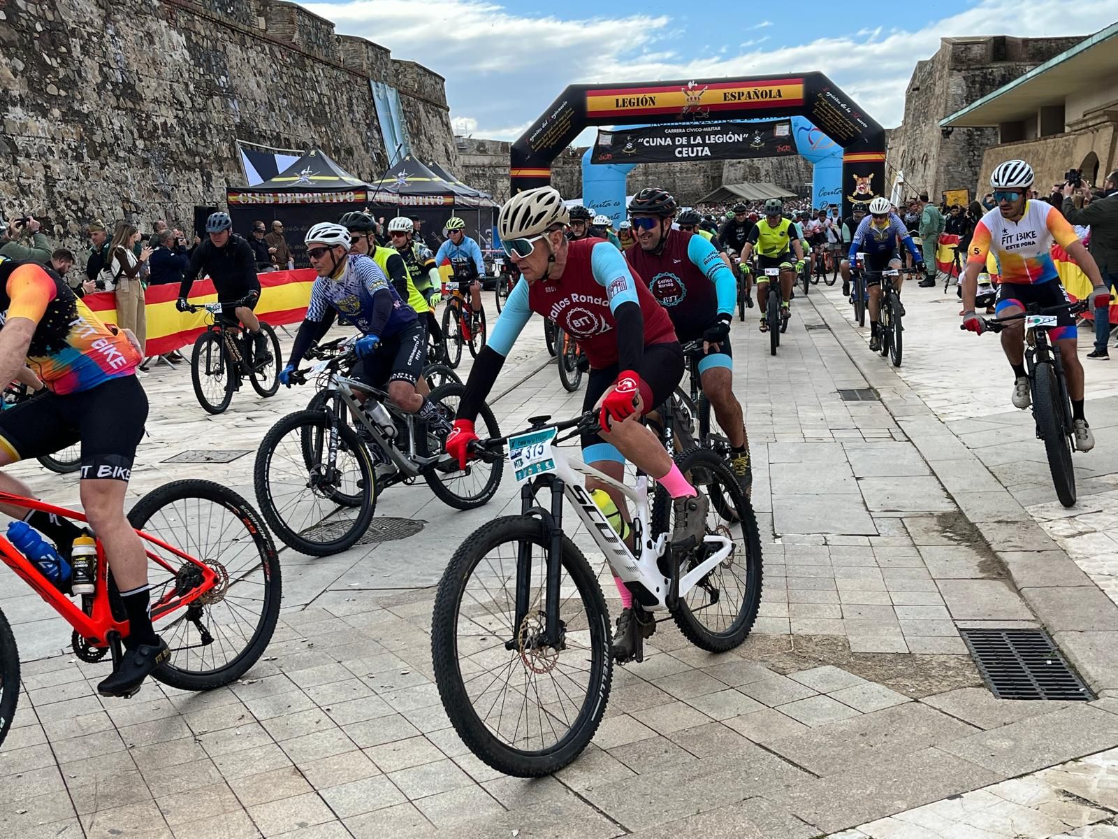 La previa y el inicio de la X Cuna de la Legión a través del objetivo de Reduan