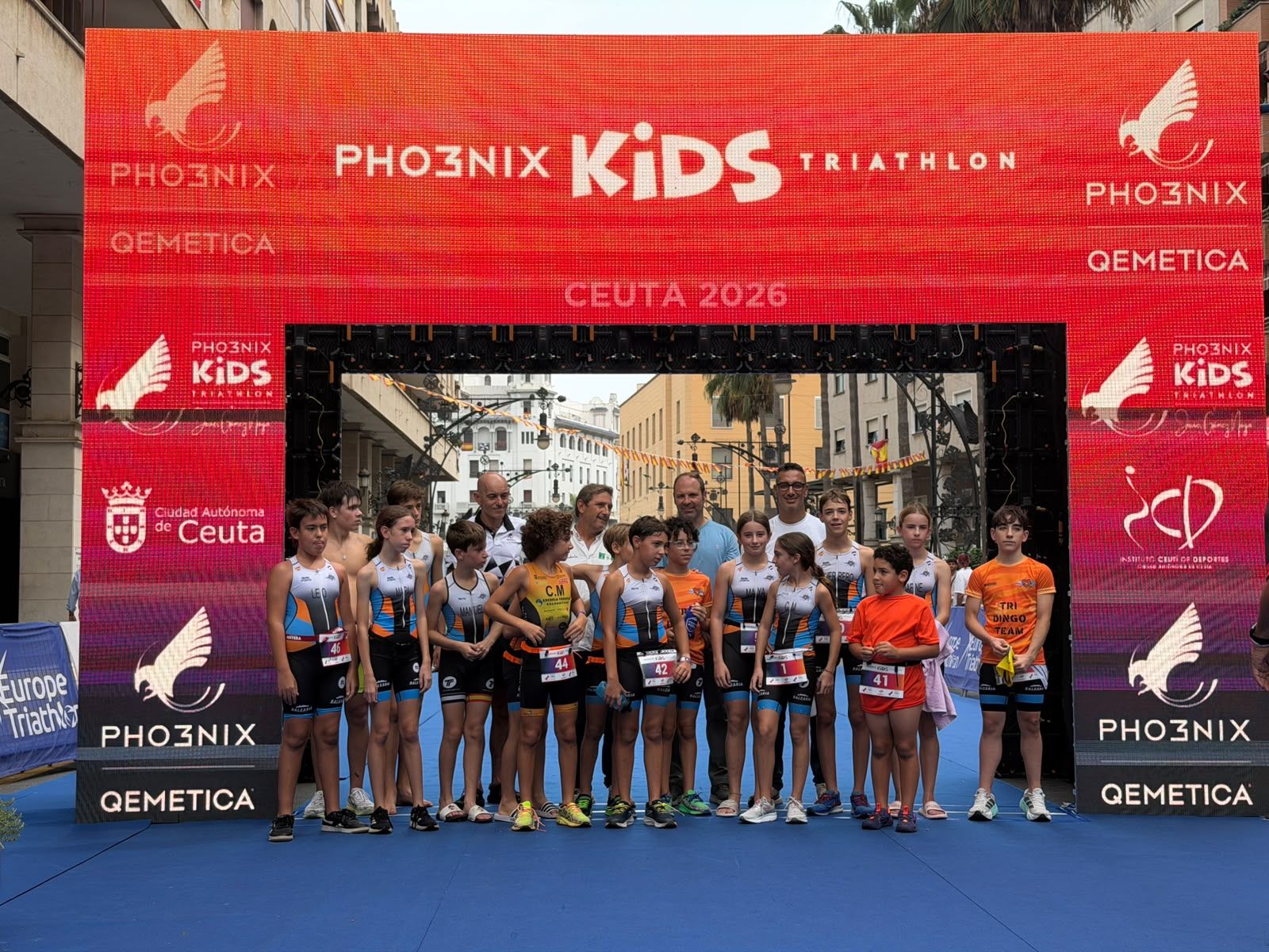 Los aficionados al triatlón en Ceuta se reúnen para participar en el Acuatlón Popular 'Juan Mur' y en la Phoenix Kids Triathlon