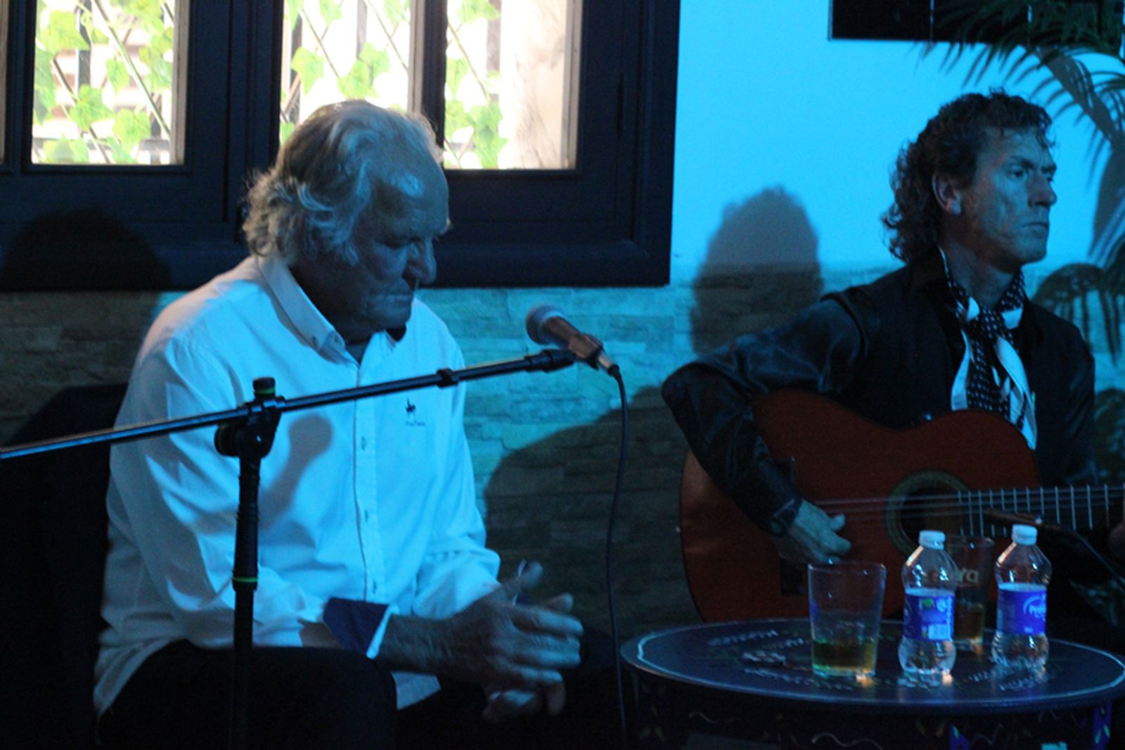 Cantes abandolaos en la Tertulia de Antonio ‘el Hueso’ y al toque José Carlos Torres. / FOTO S.C.